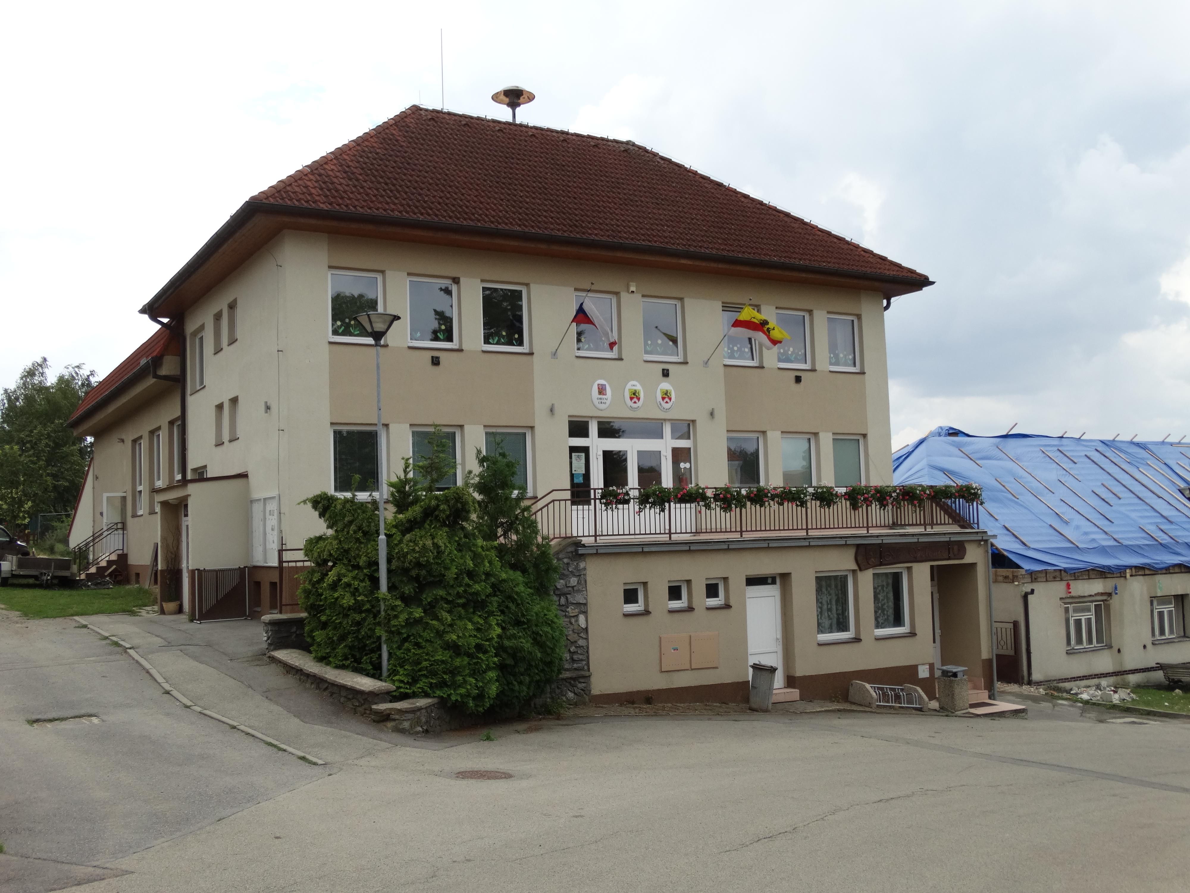 Obecní knihovna Velenov foto 2