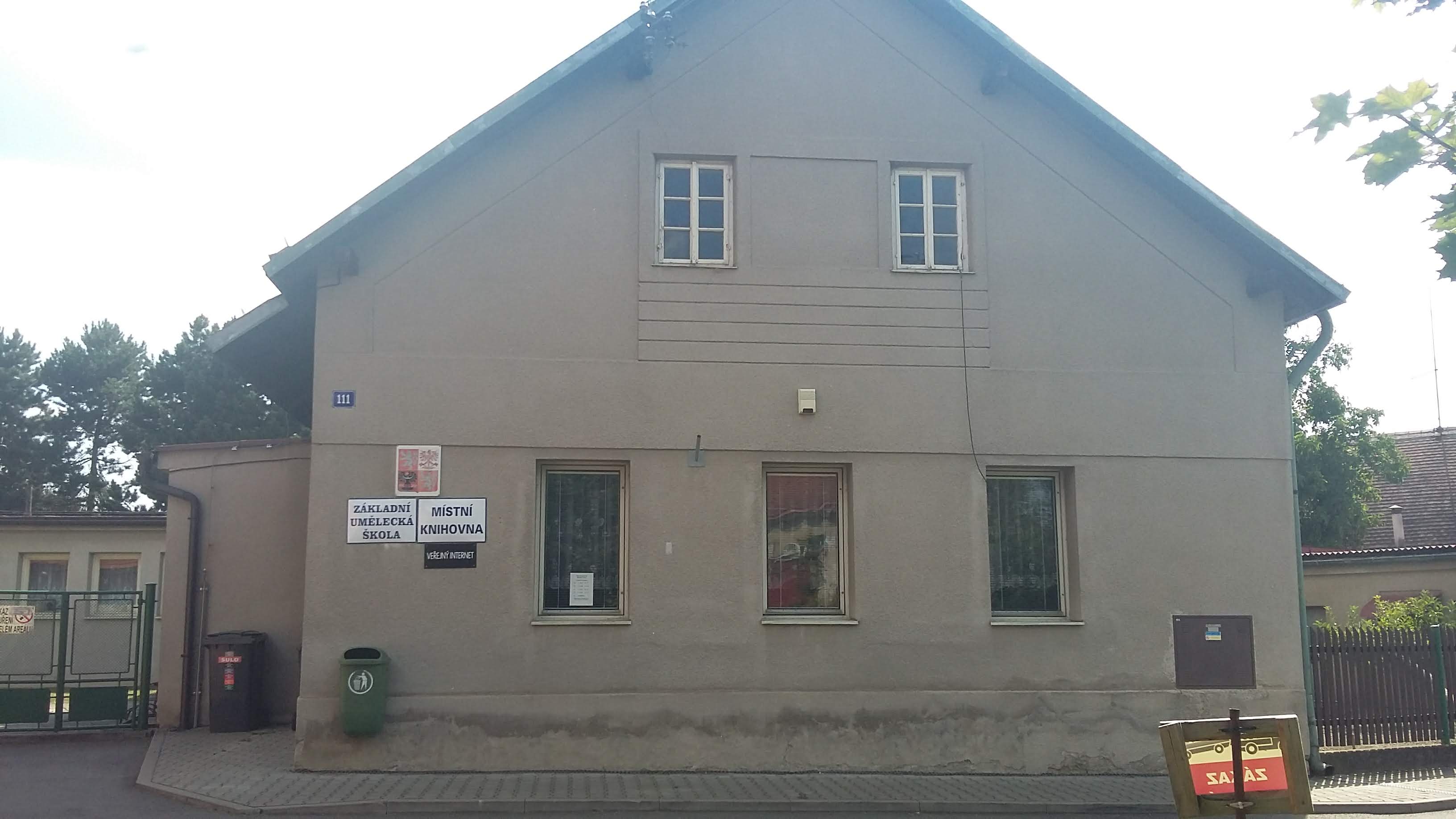 Místní knihovna Hrochův Týnec foto 2