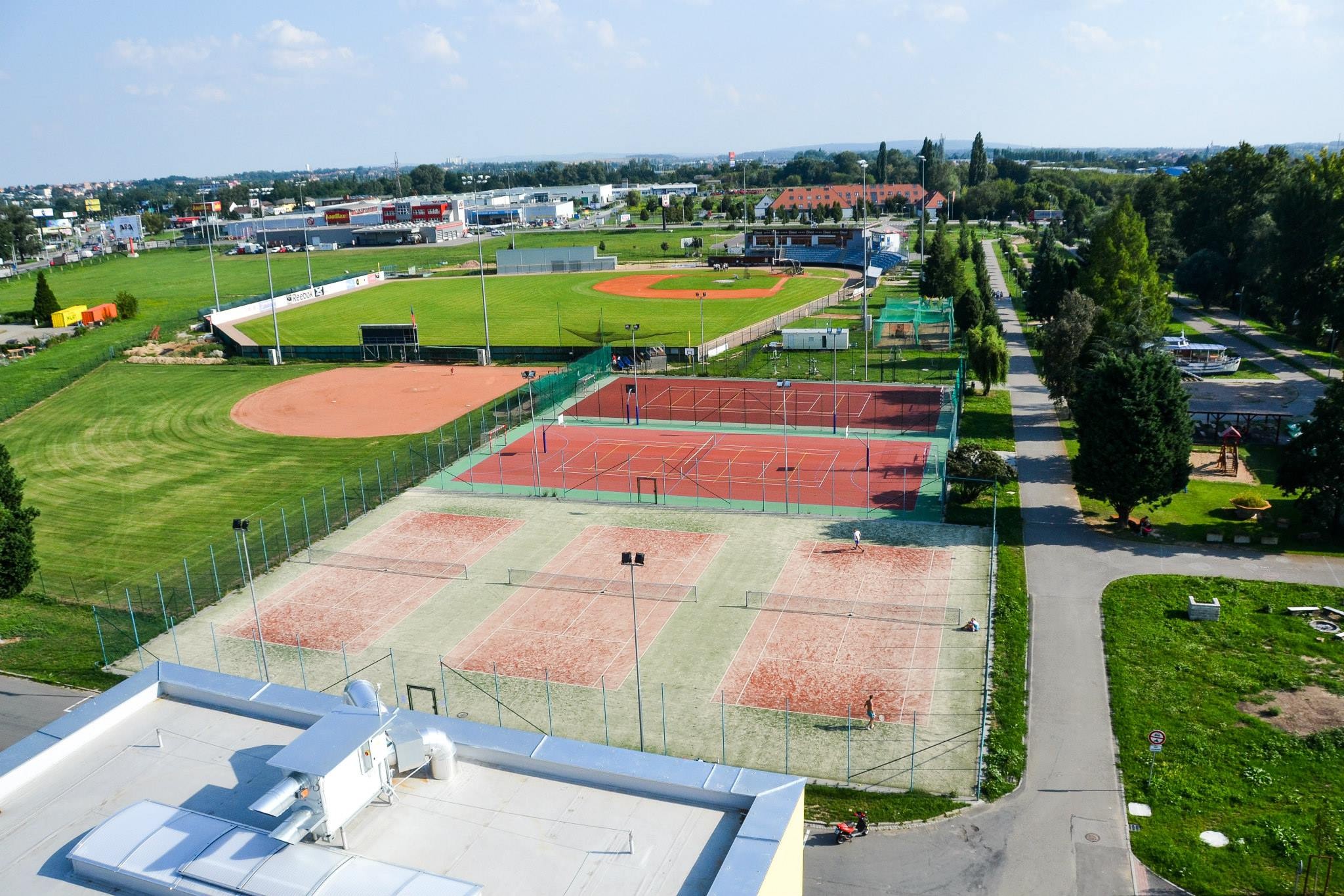 Komec - Sportovní areál Brno Komárov foto 3
