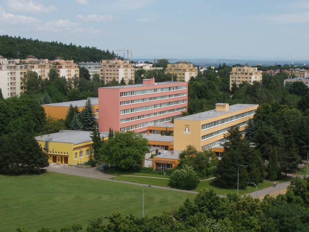 Základní škola, Praha 8, Žernosecká 3