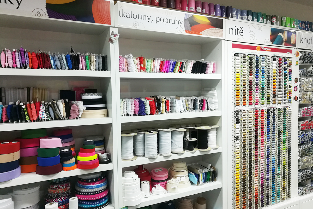 STOKLASA galanterie a látky foto 3