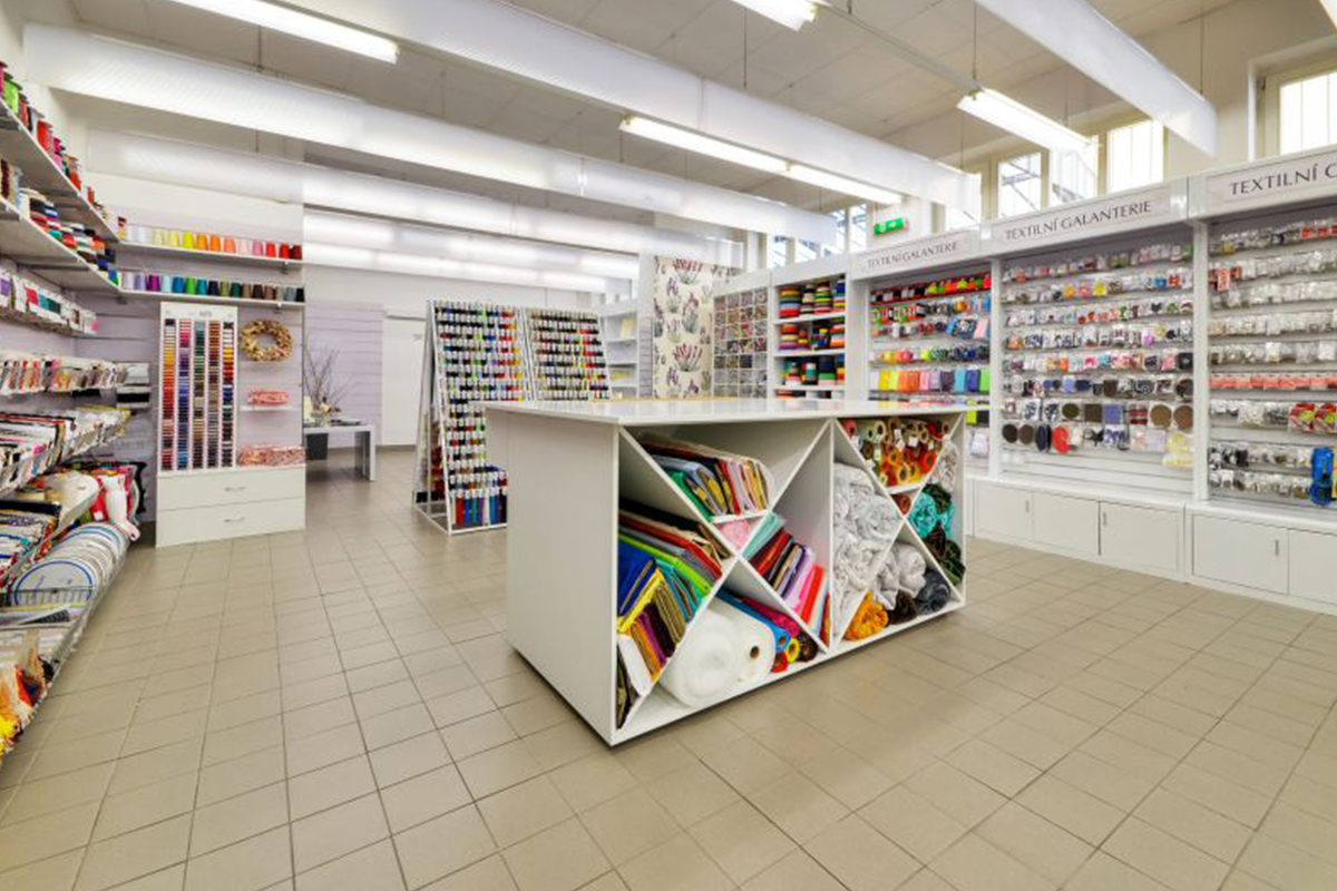 STOKLASA galanterie a látky foto 5