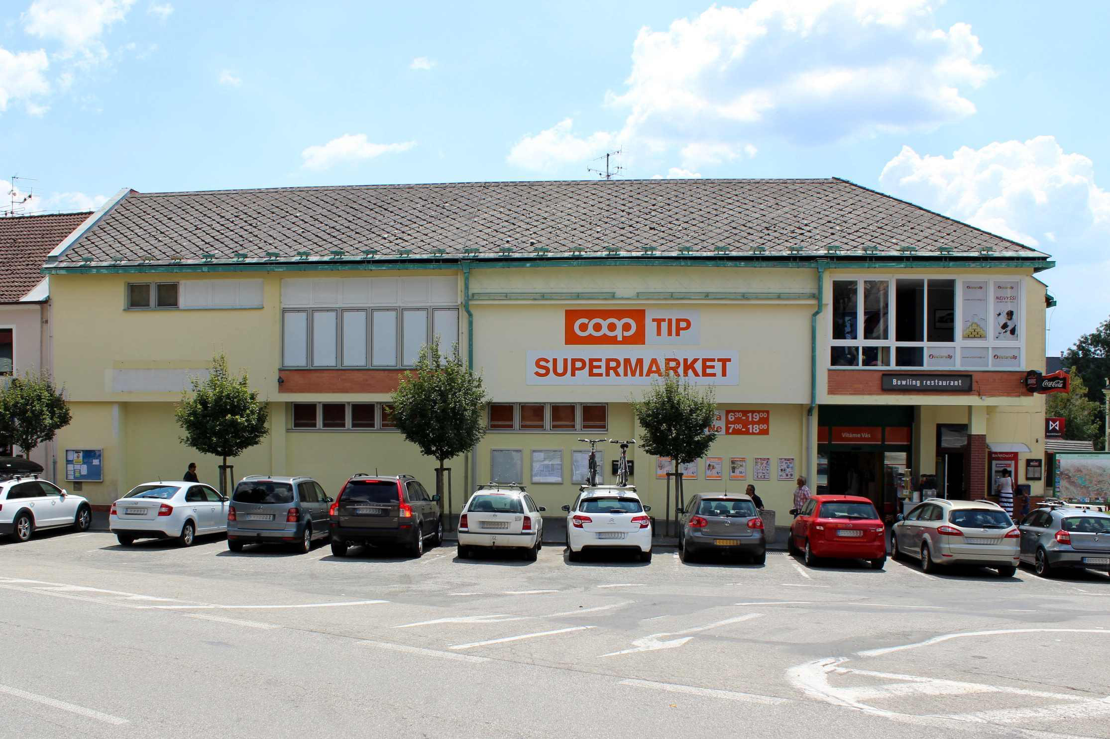 Supermarket COOP TIP