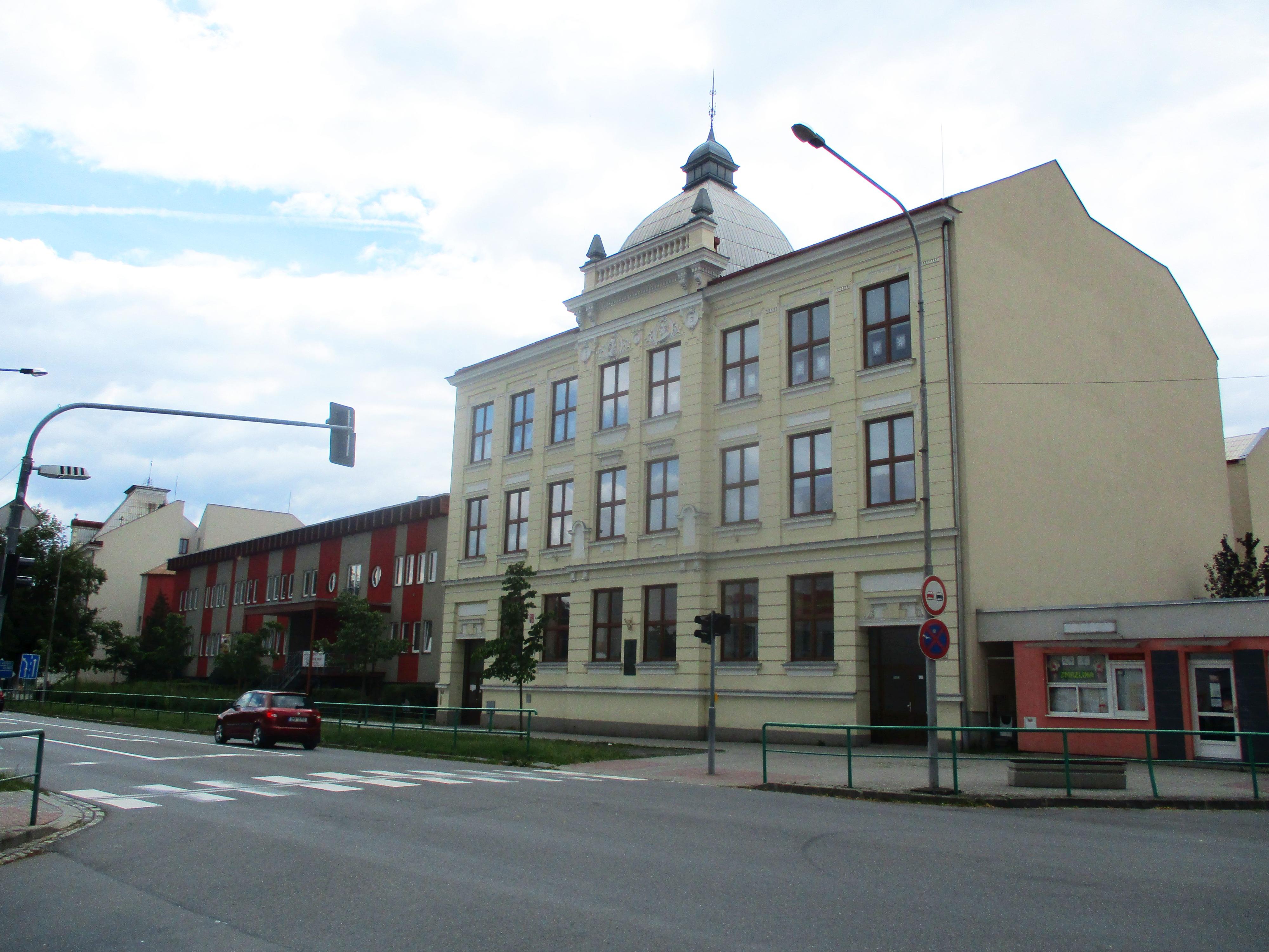 Základní škola Hranice, Tř. 1. máje