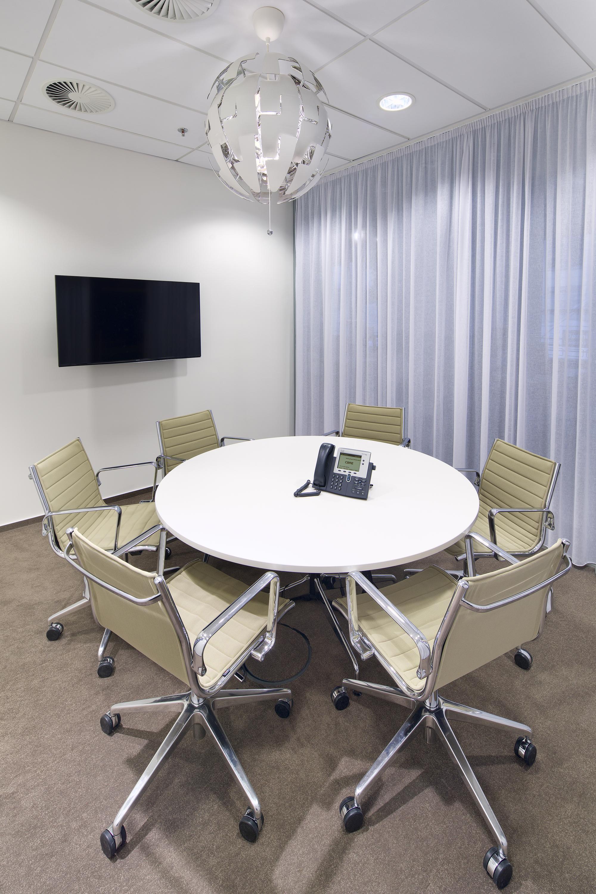 CBRE, s.r.o. - Office foto 3