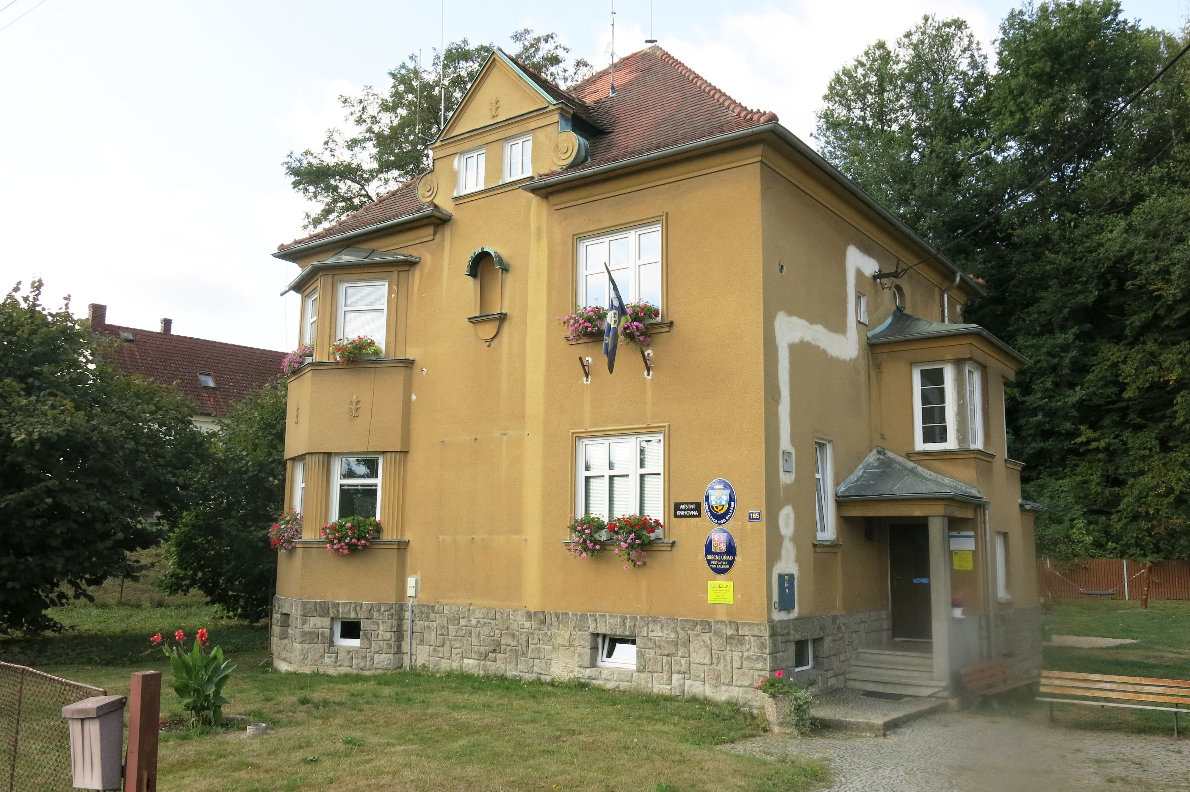Pertoltice pod Ralskem - obecní úřad