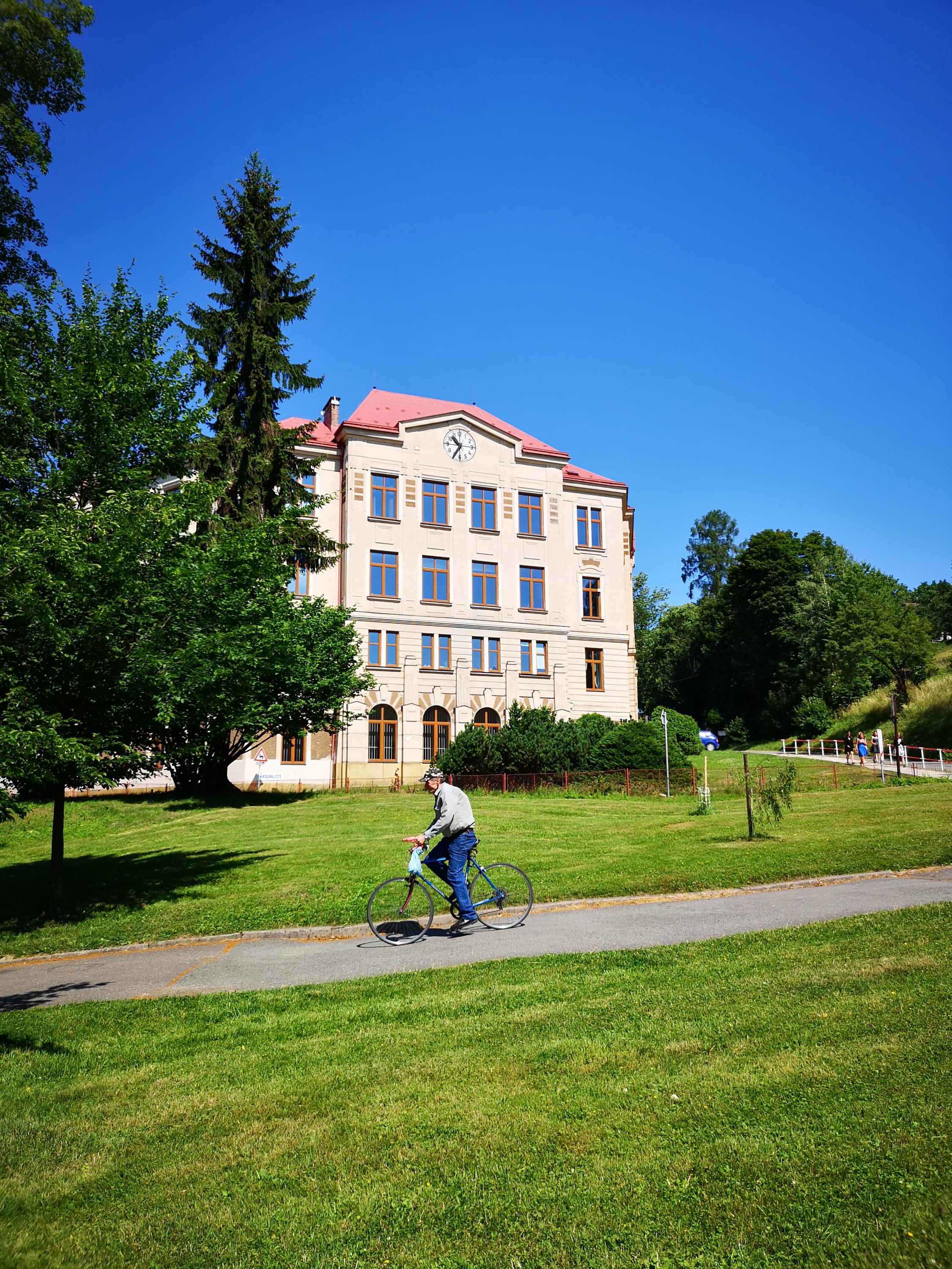ZŠ a MŠ, Teplice nad Metují foto 2