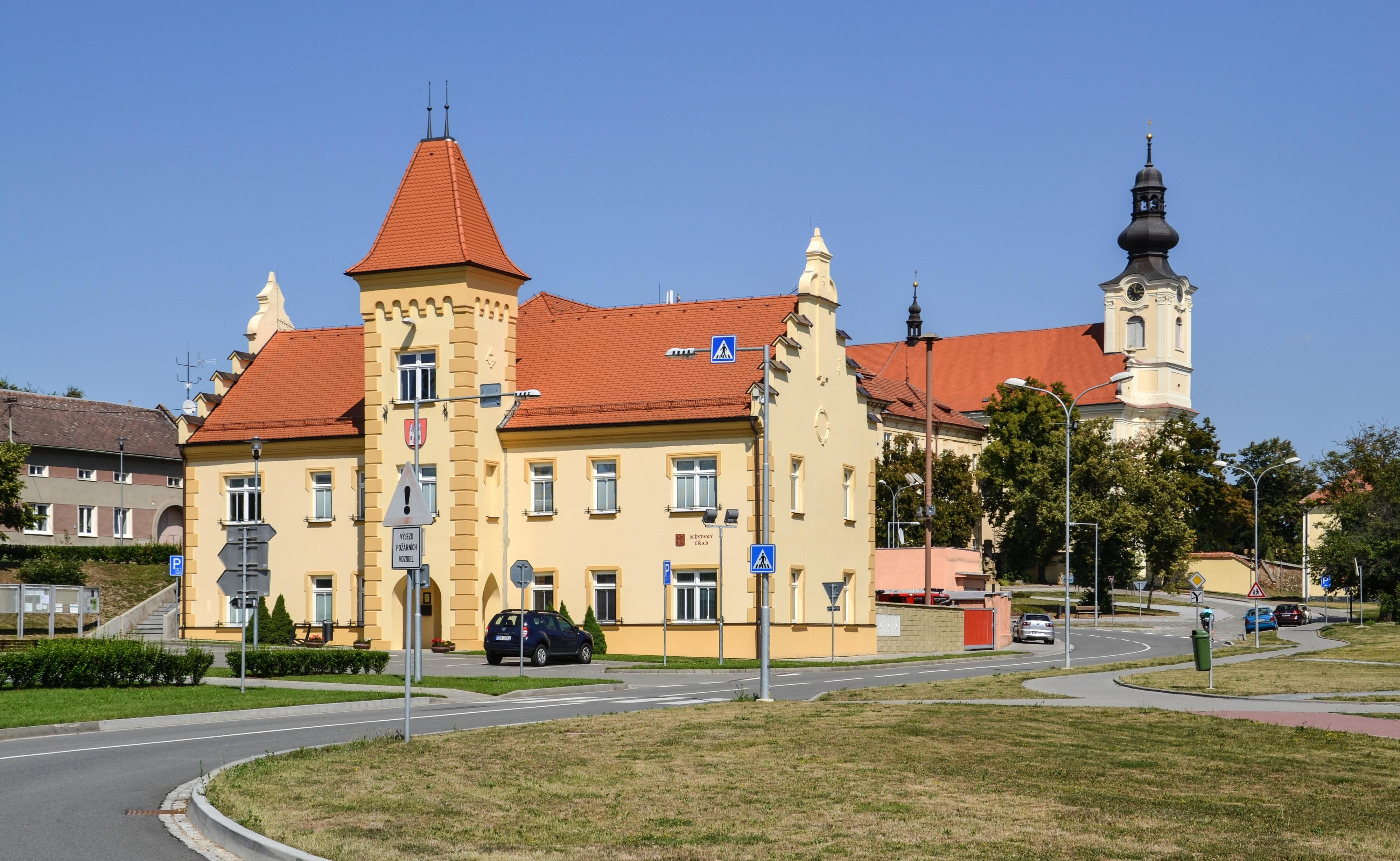 Kostelec na Hané - městský úřad foto 2