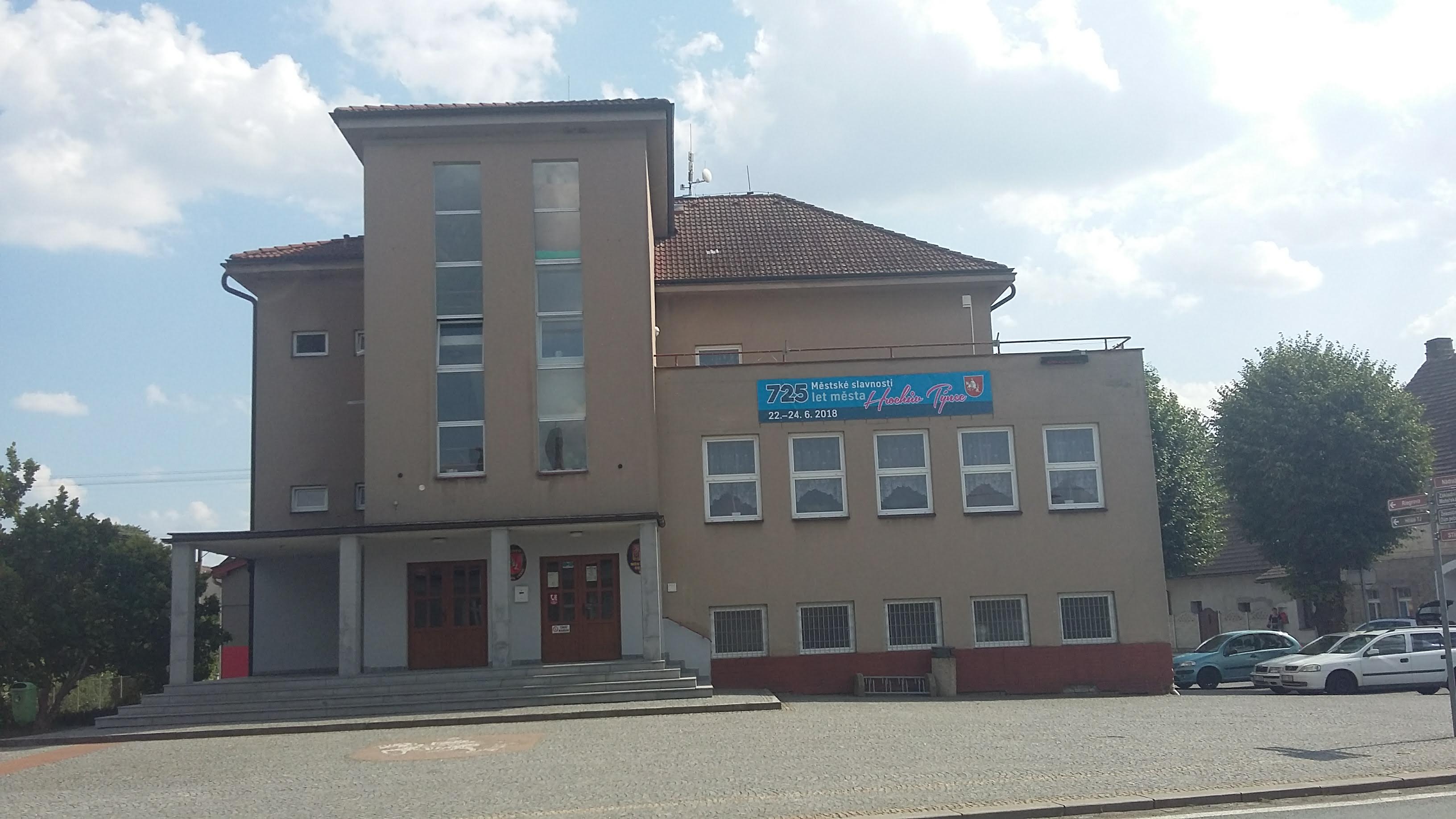 Hrochův Týnec - městský úřad foto 2