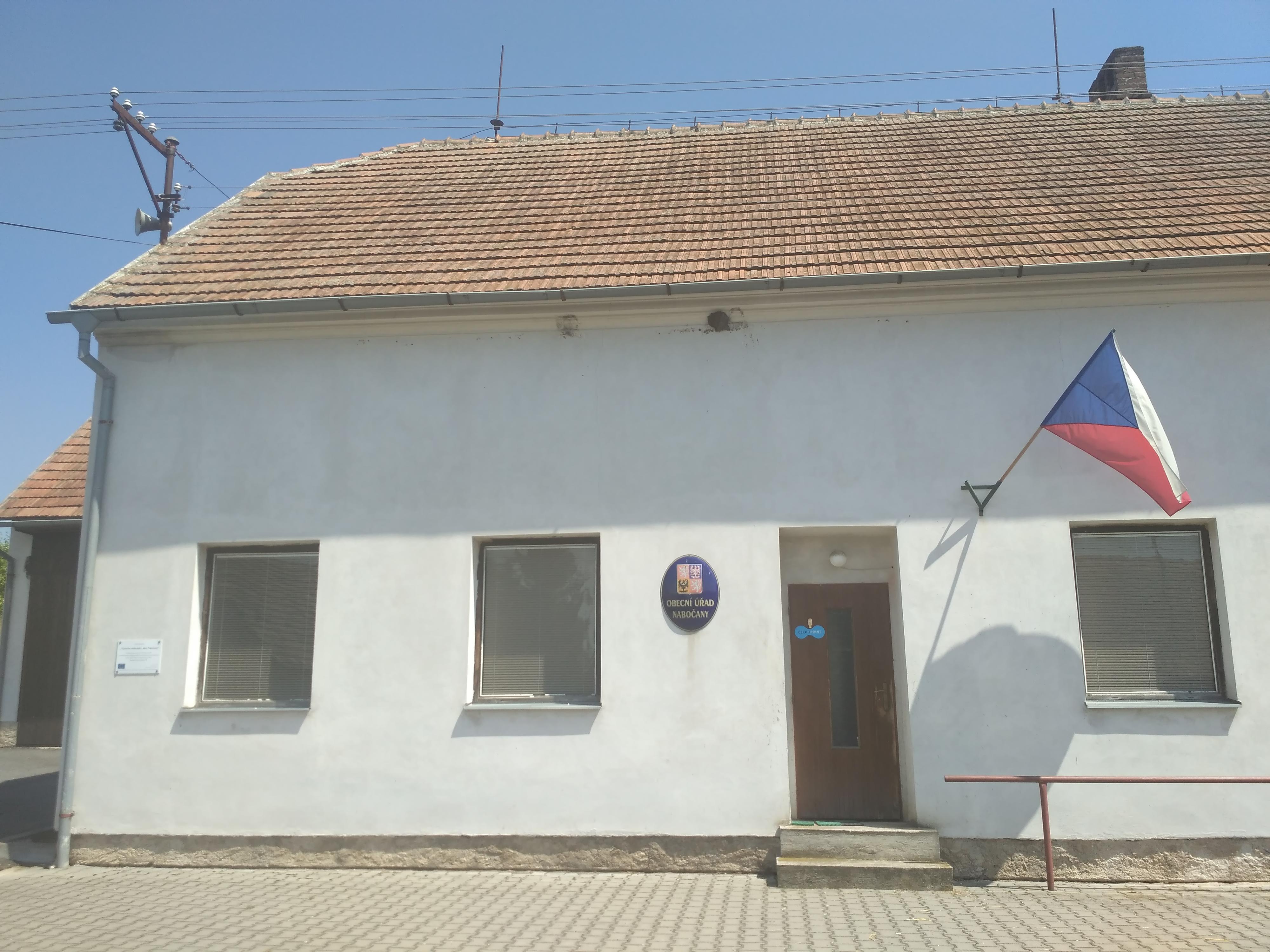 Nabočany - obecní úřad foto 2
