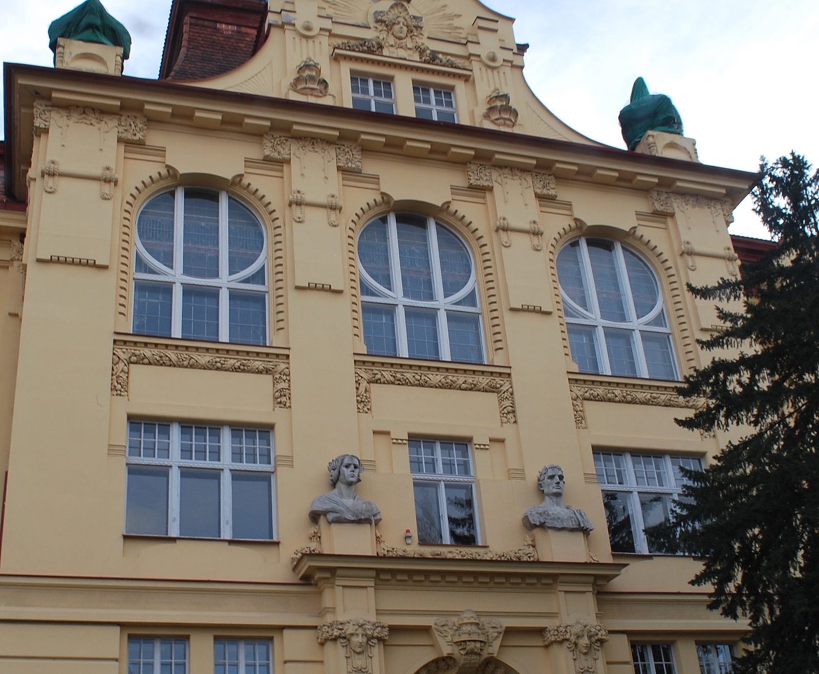 Gymnázium Žatec foto 3