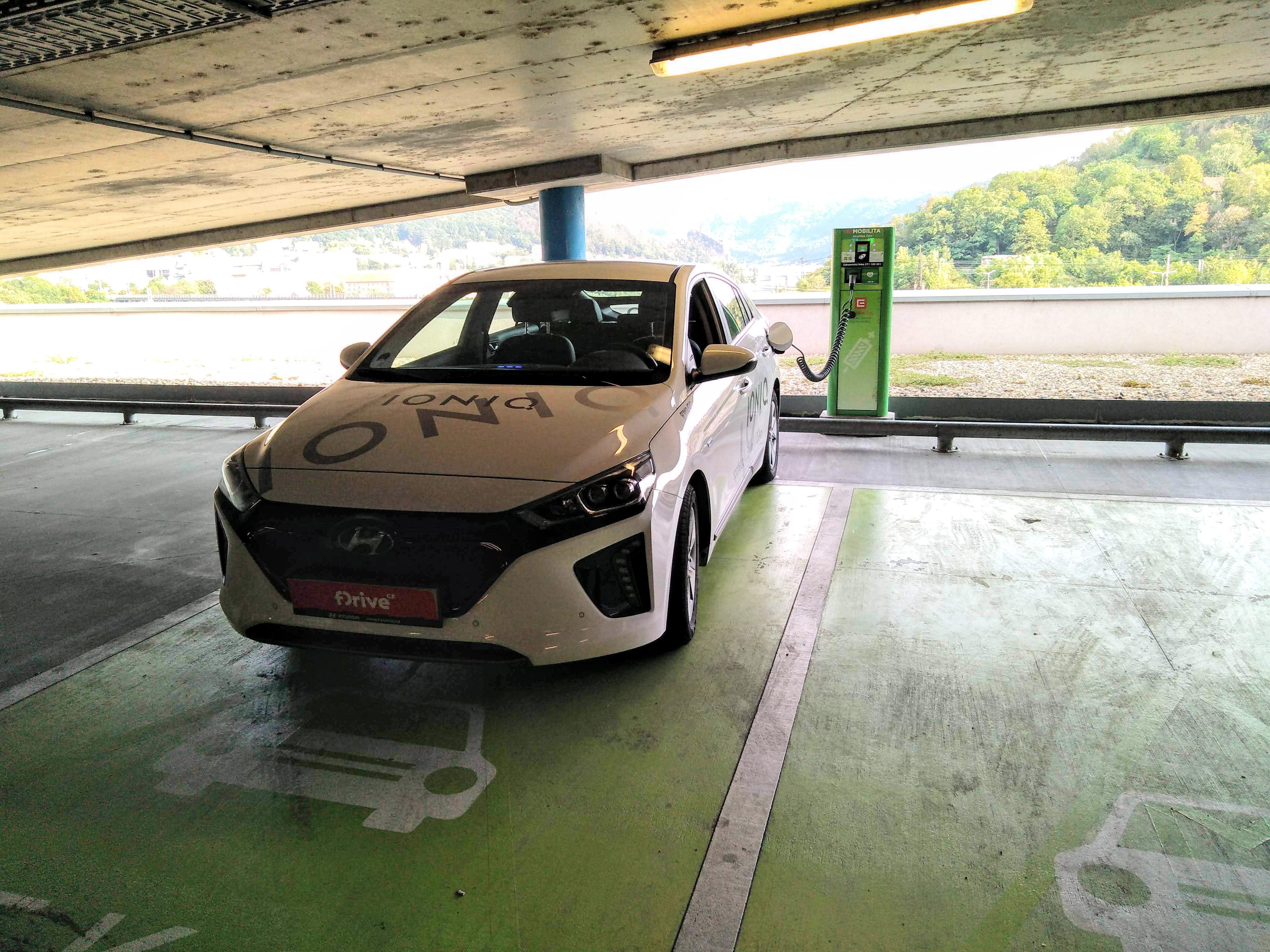 Nabíjecí stanice ČEZ