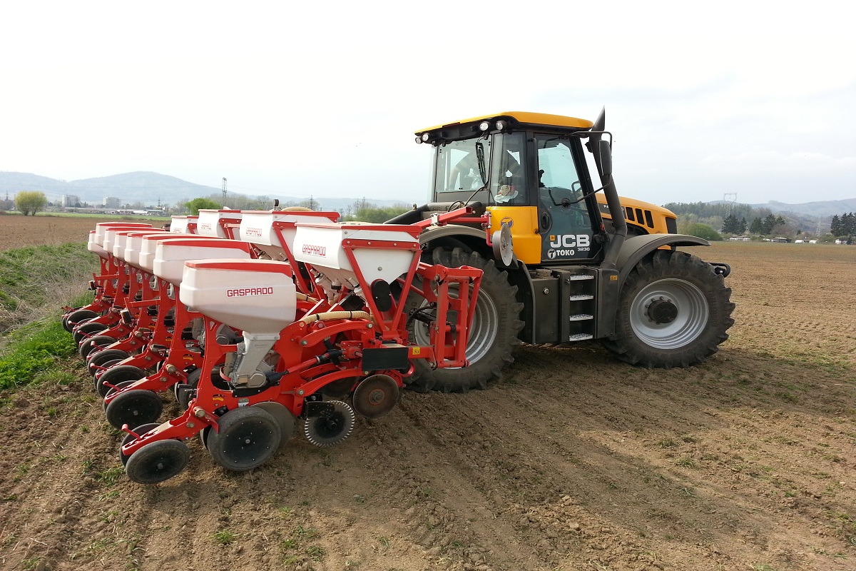 Zemědělské stroje AGROSLUŽBY ČERNÍČEK