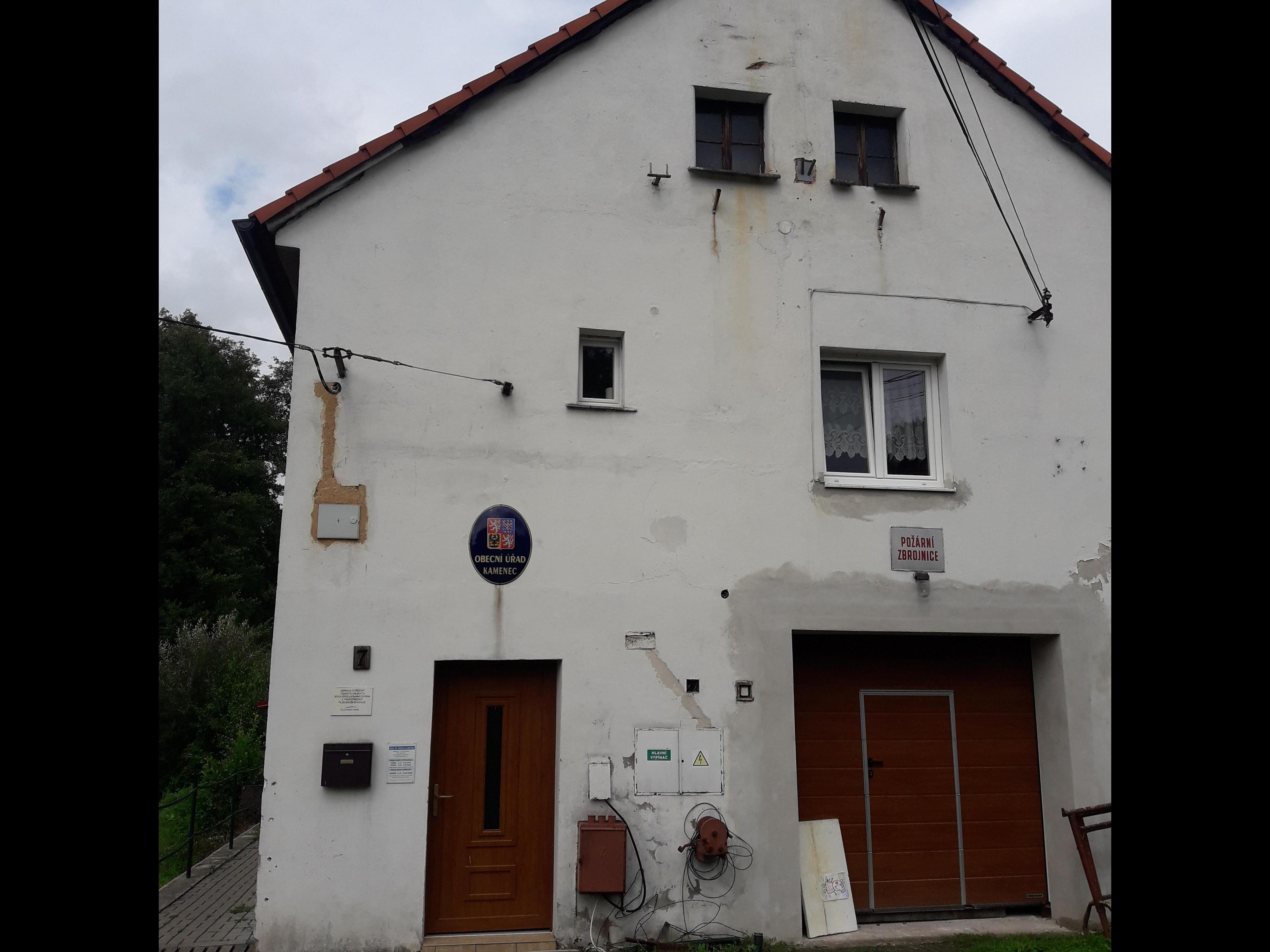 Kamenec - obecní úřad foto 2
