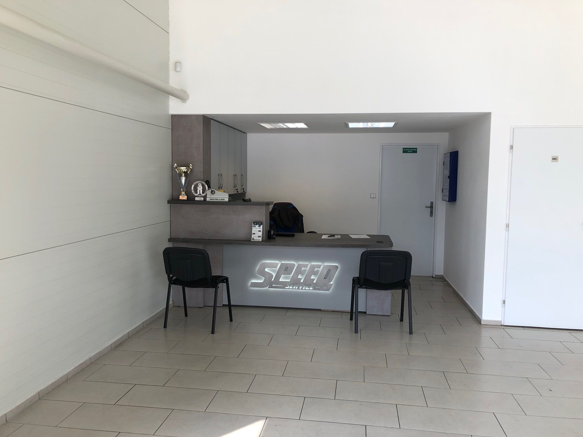 3y0ZFr.jpeg?fl=res,2200,2200,1