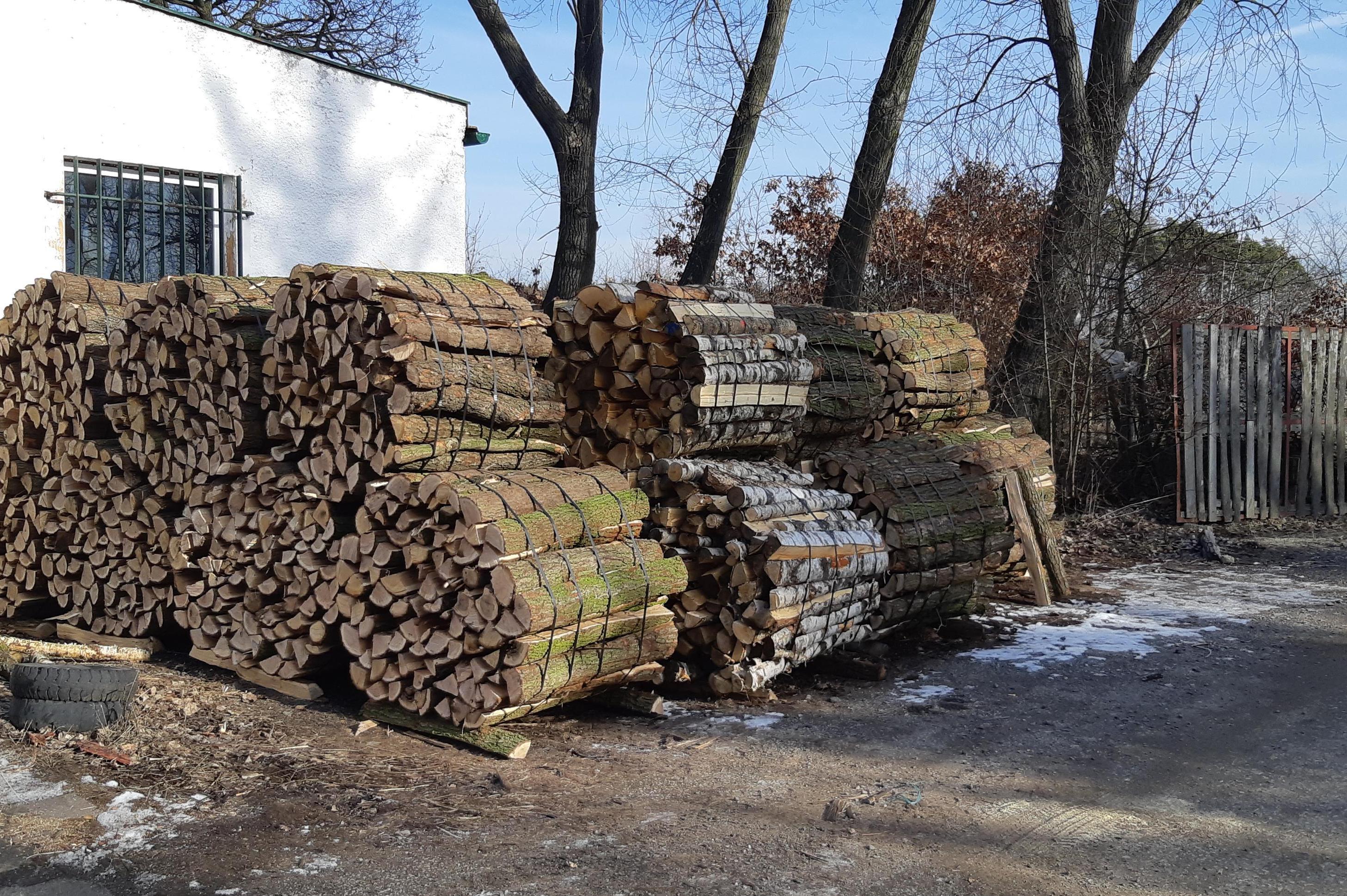 Palivové dřevo PET - SERVIS