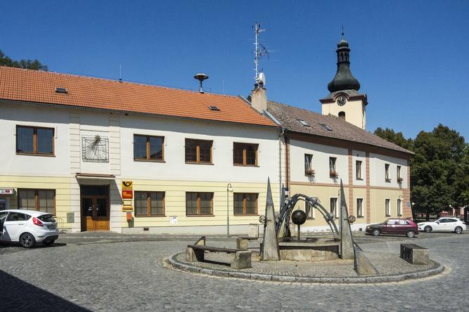 Budyně nad Ohří - městský úřad foto 2