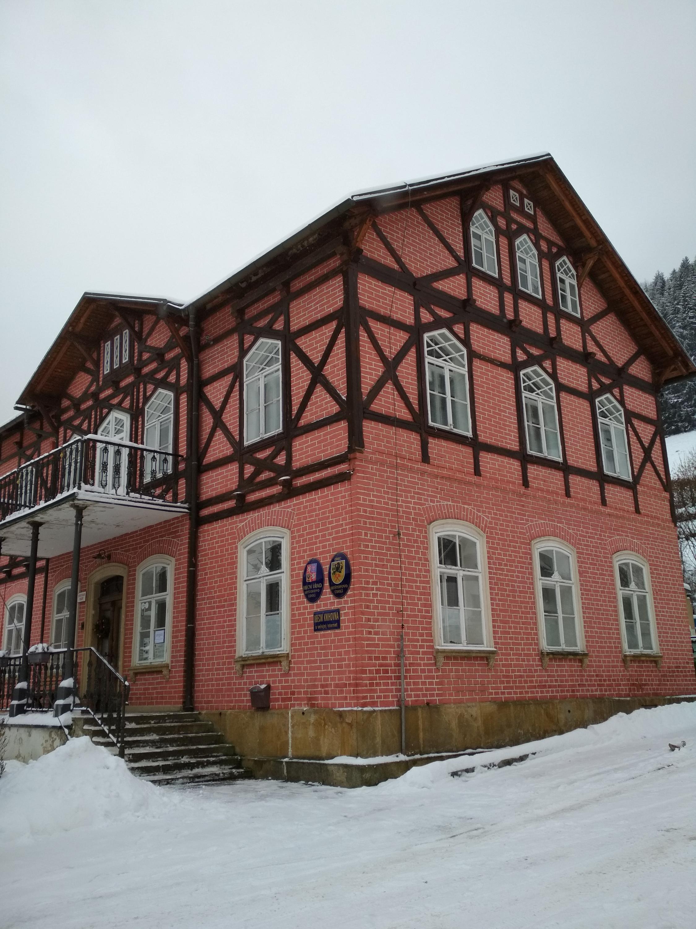 Kryštofovo Údolí - obecní úřad foto 5