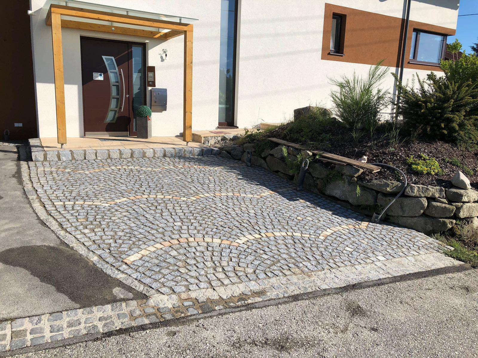 Miroslav Grill - pokládání dlažeb foto 2