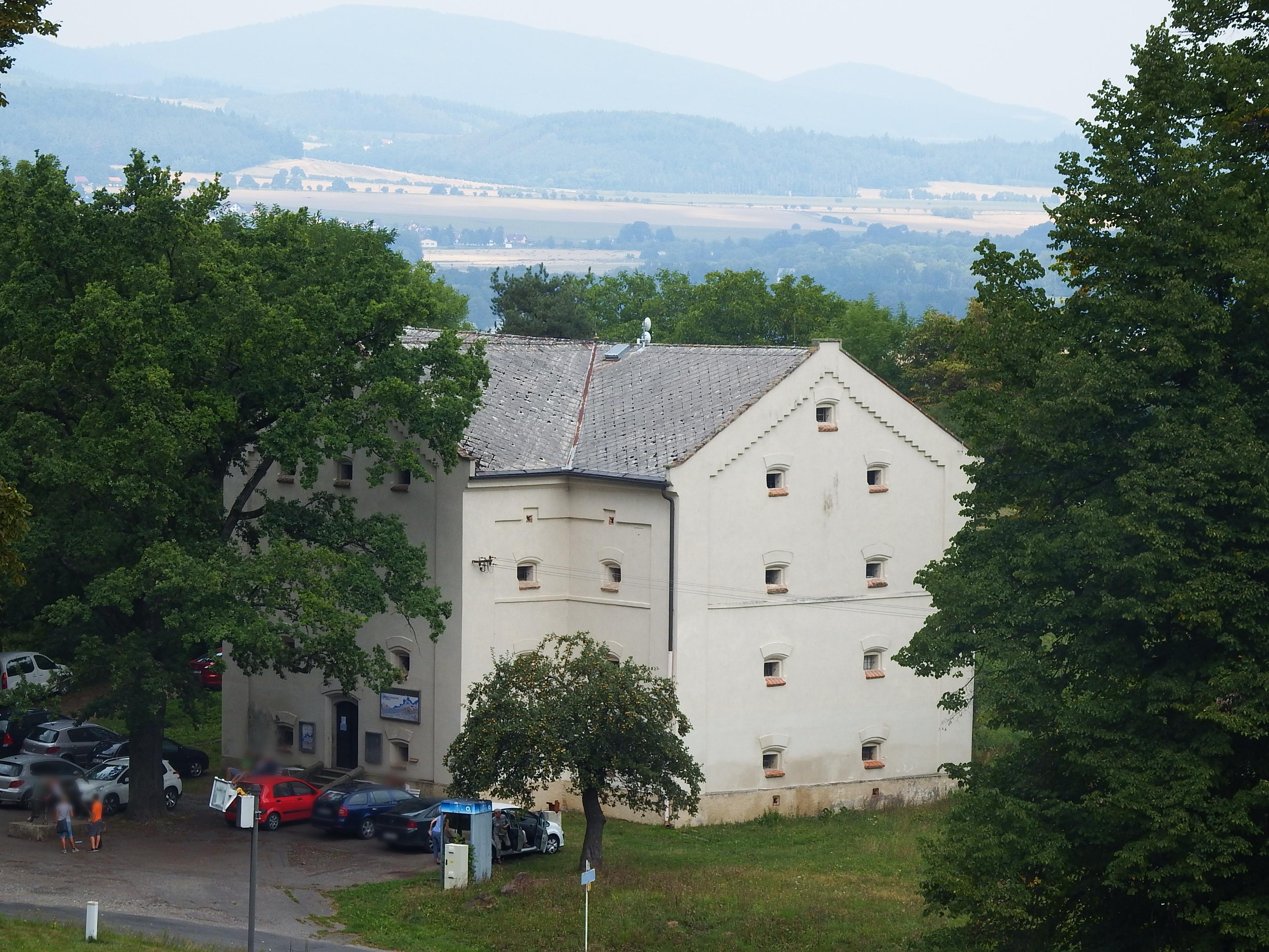 Galerie, hrad, zámek Klenová foto 4