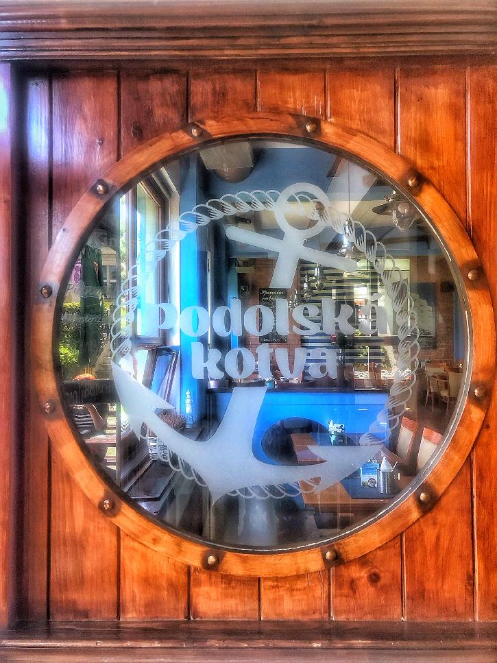 Restaurace Podolská kotva foto 3