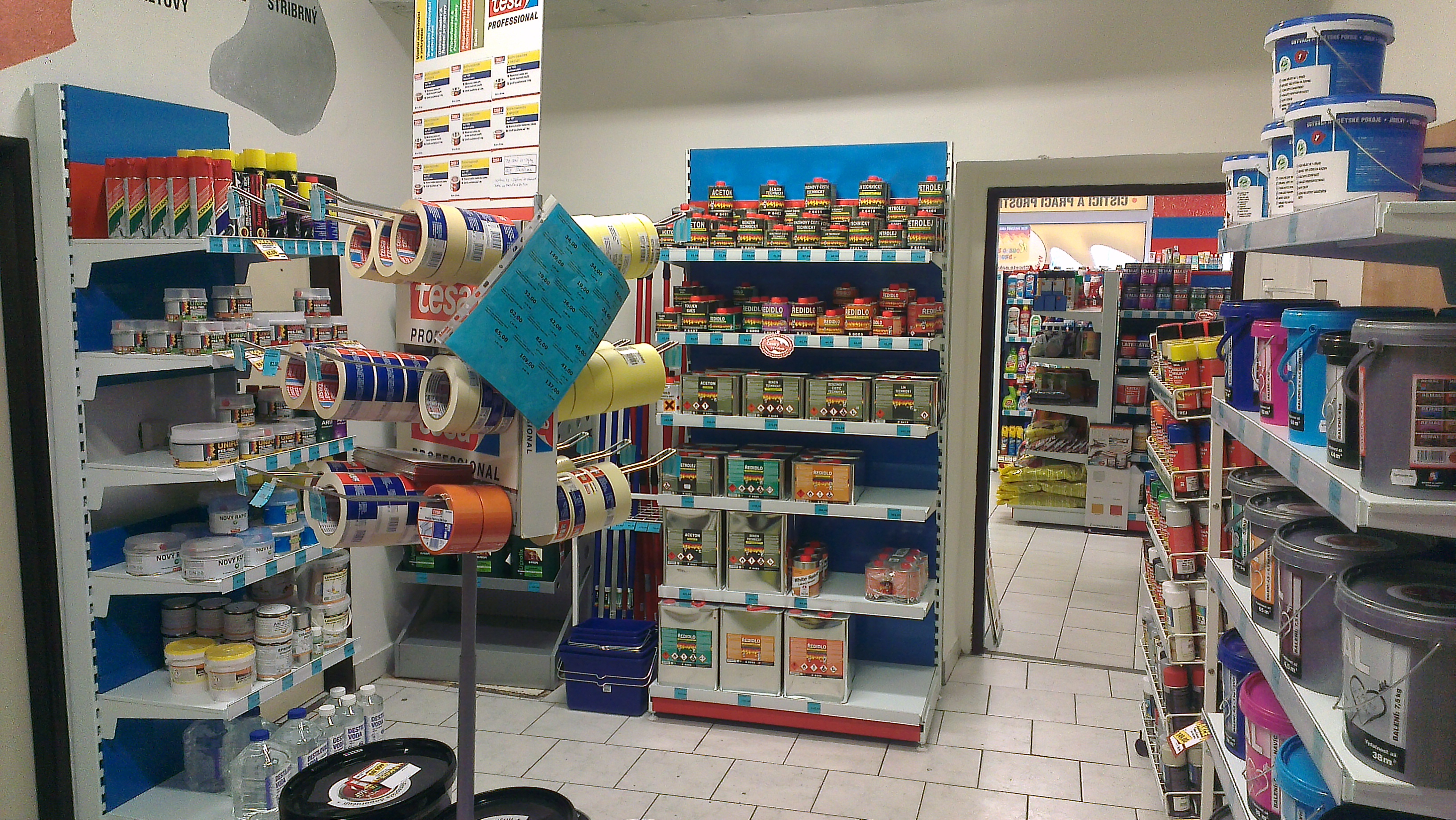 BARVY A LAKY DROGERIE foto 3