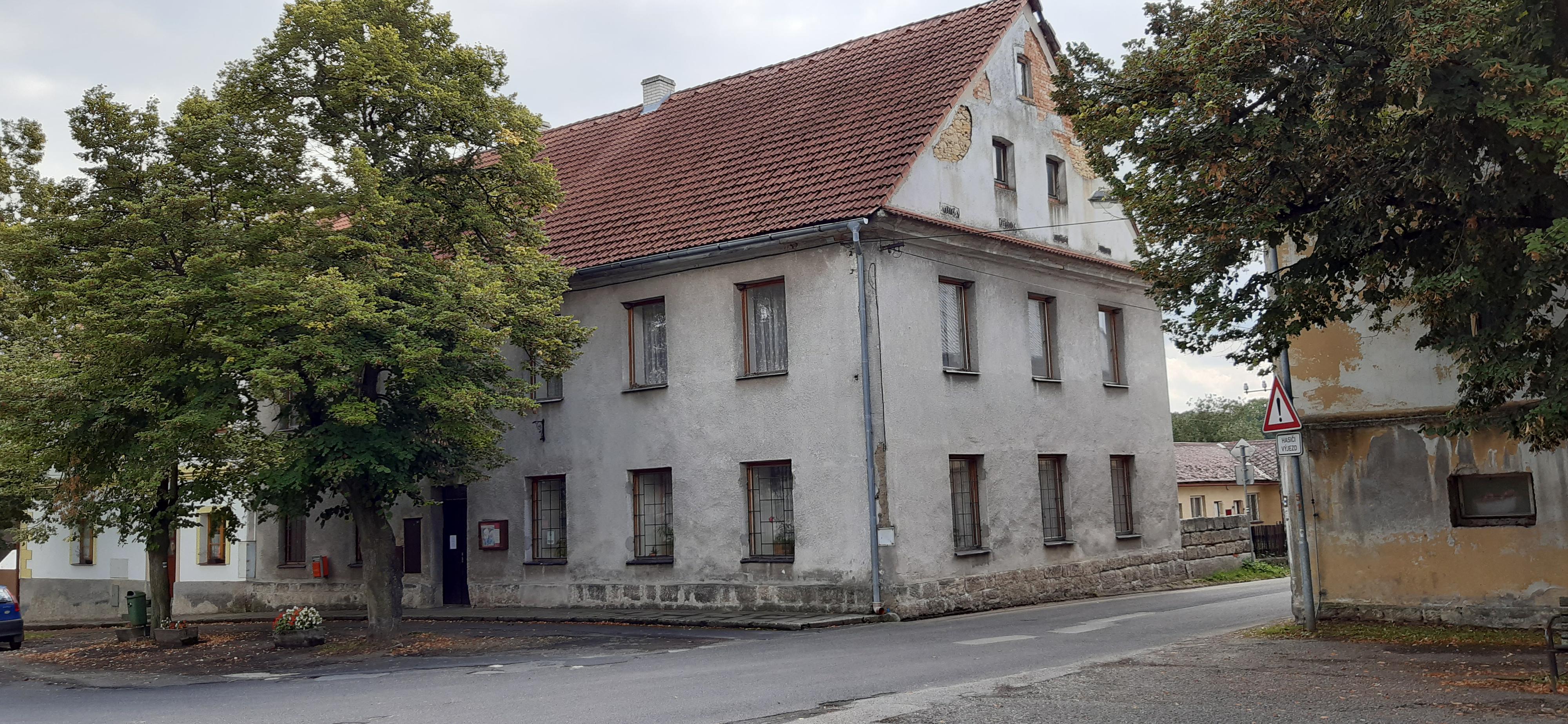 Místní knihovna Holany