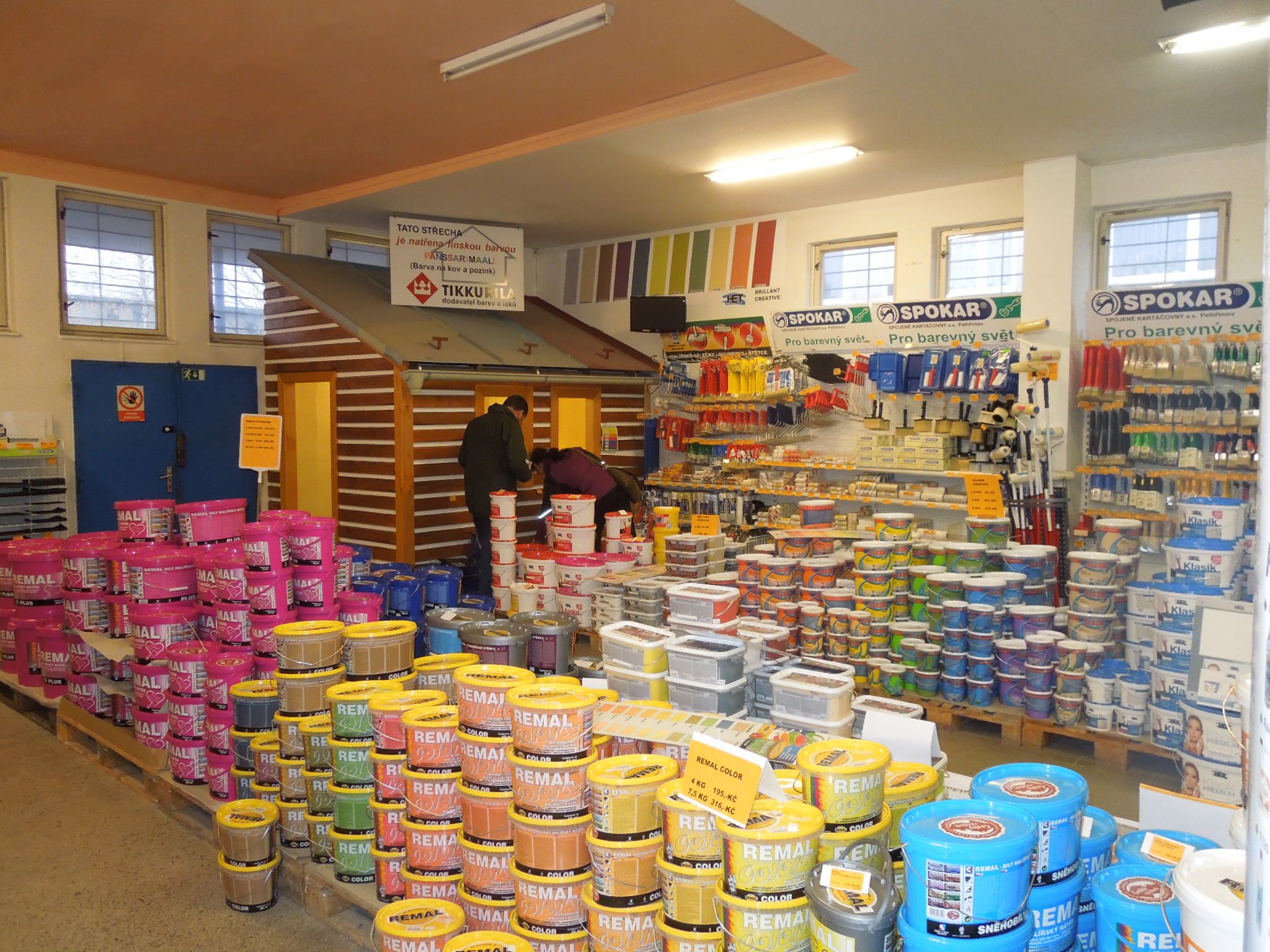 BARVY A LAKY DROGERIE foto 4