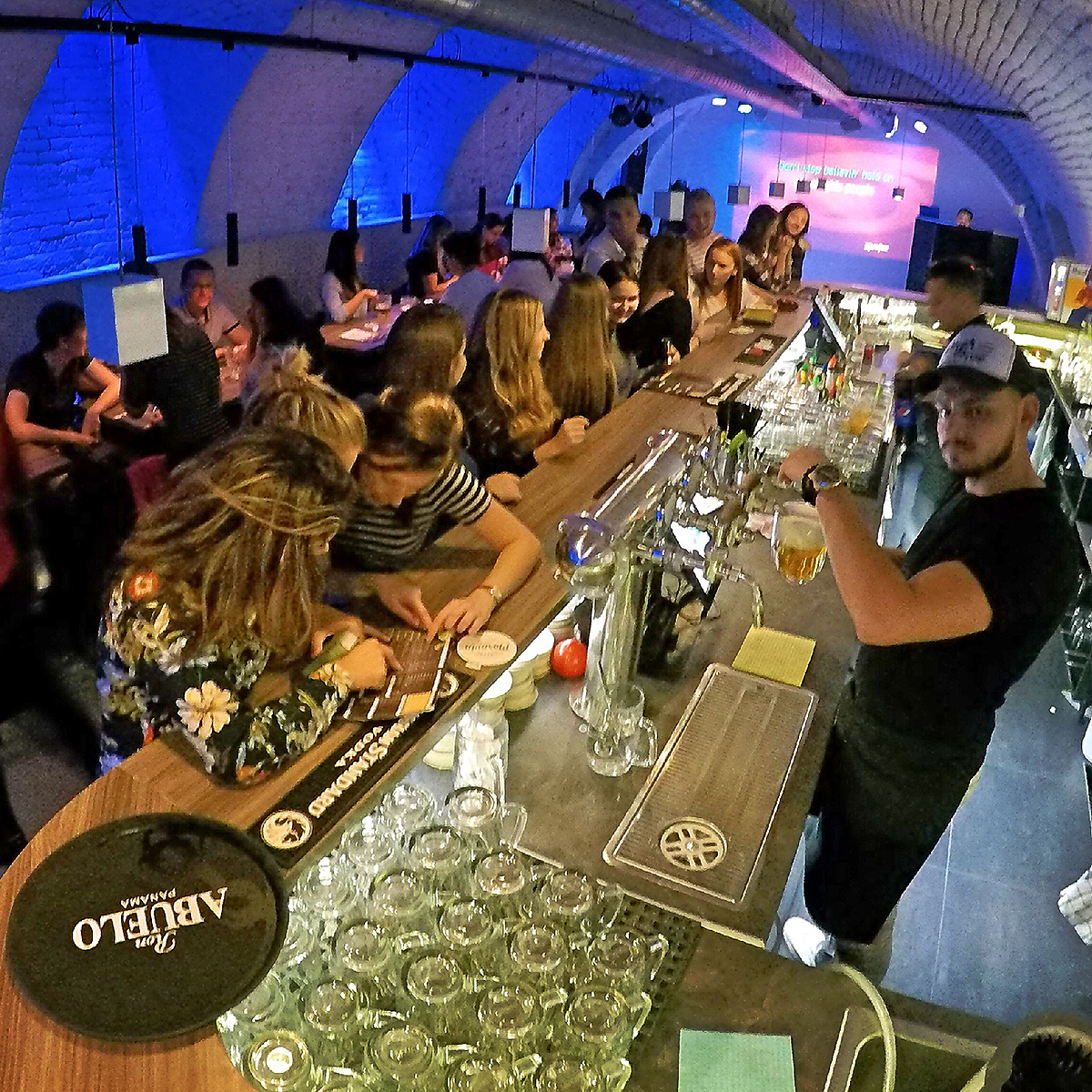 HighFive - it's your bar foto 3