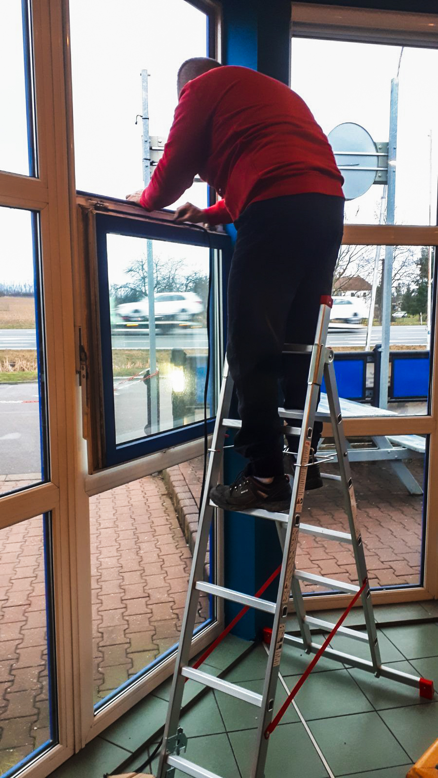 Martin Kincl - Oprava a servis plastových oken a dveří foto 2