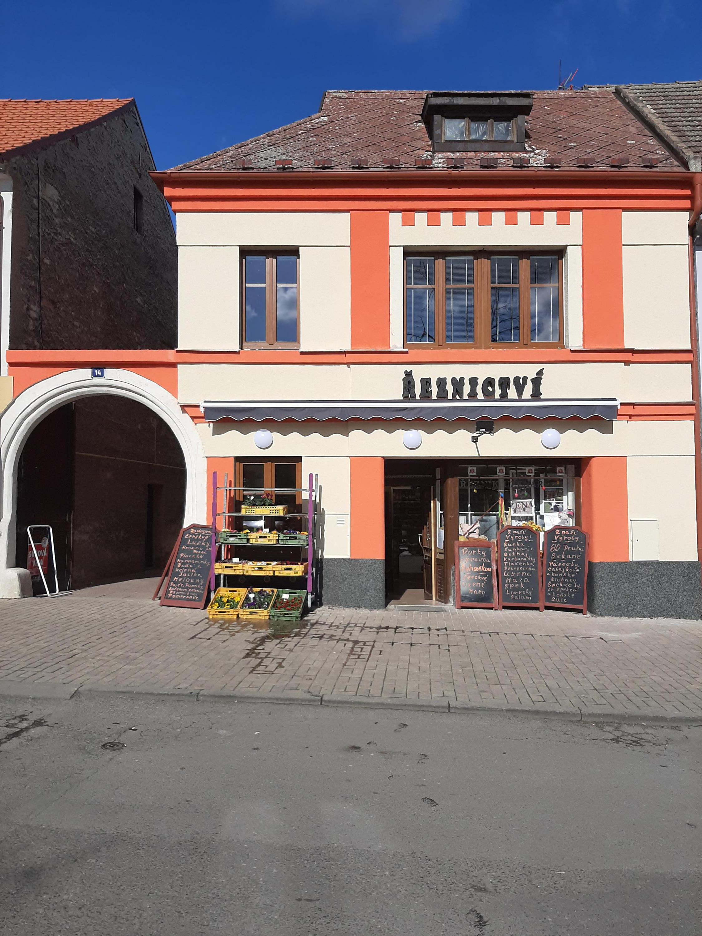 Maso uzeniny Růžena Hejna foto 2