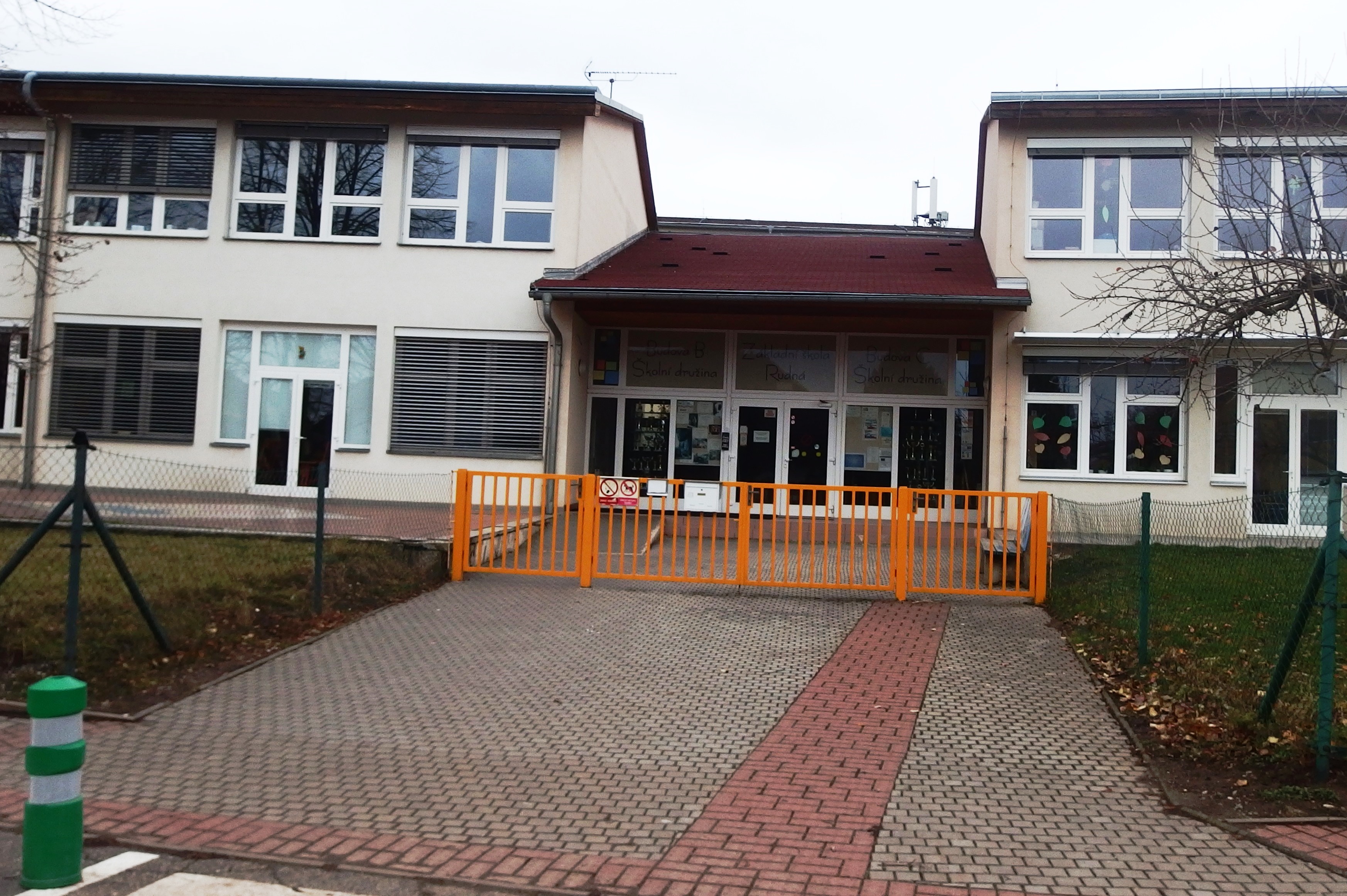 ZŠ Rudná, Masarykova foto 1