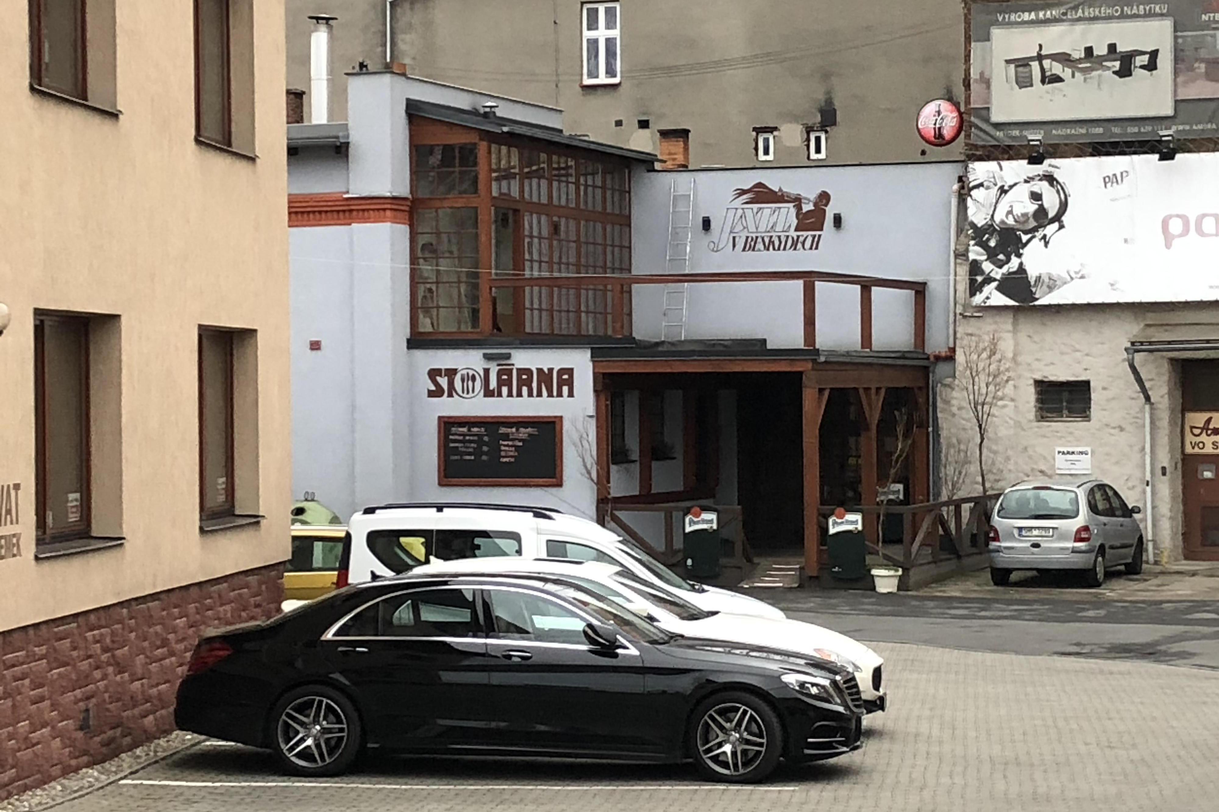 KLUB A RESTAURACE STOLÁRNA