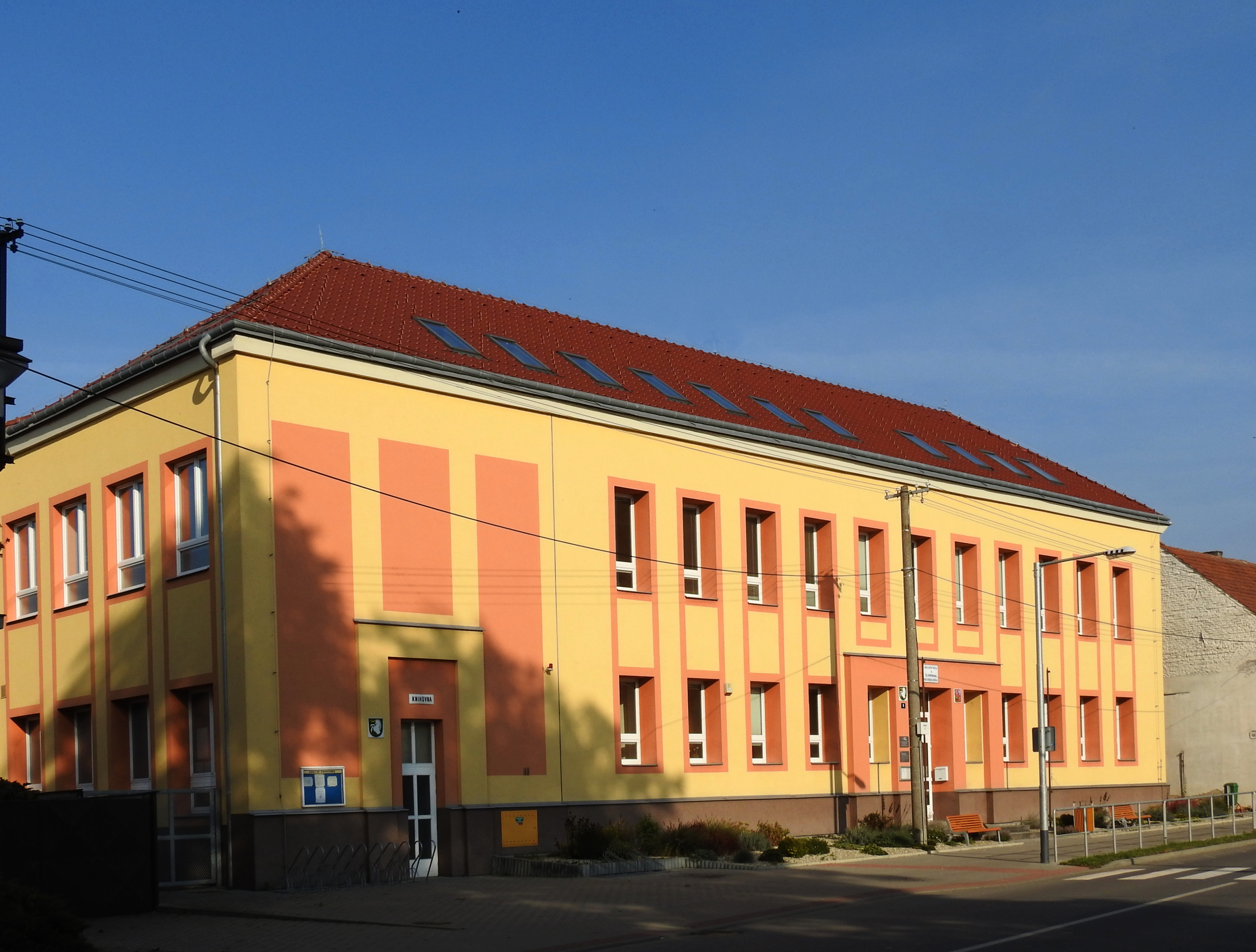 Obecní knihovna Radslavice foto 2