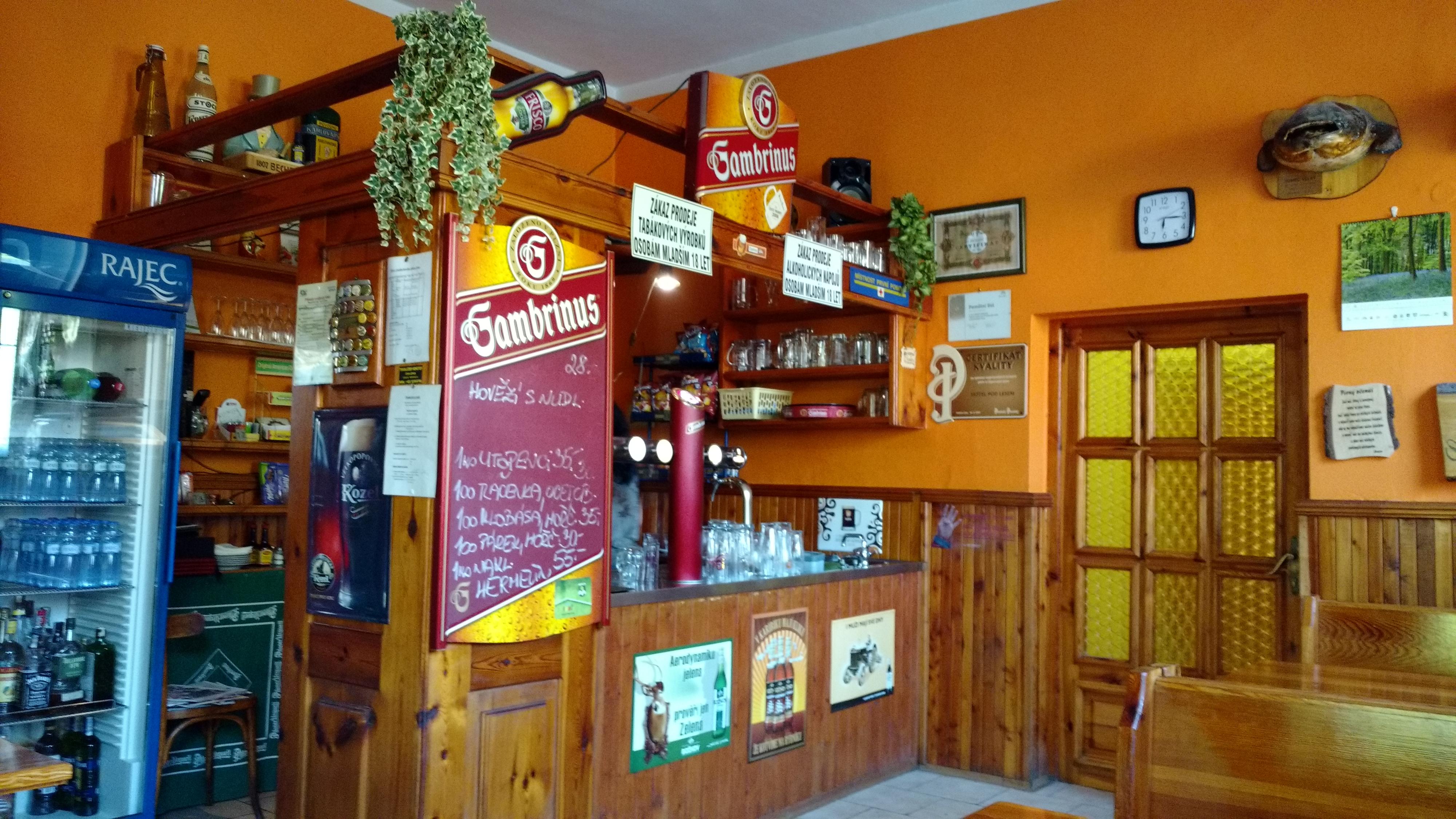 Restaurace Pod Lesem foto 3