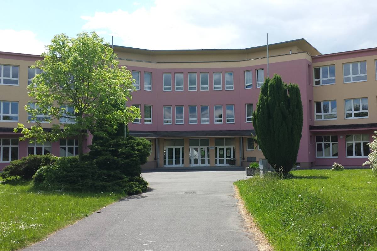 ZŠ Jirkov, Nerudova