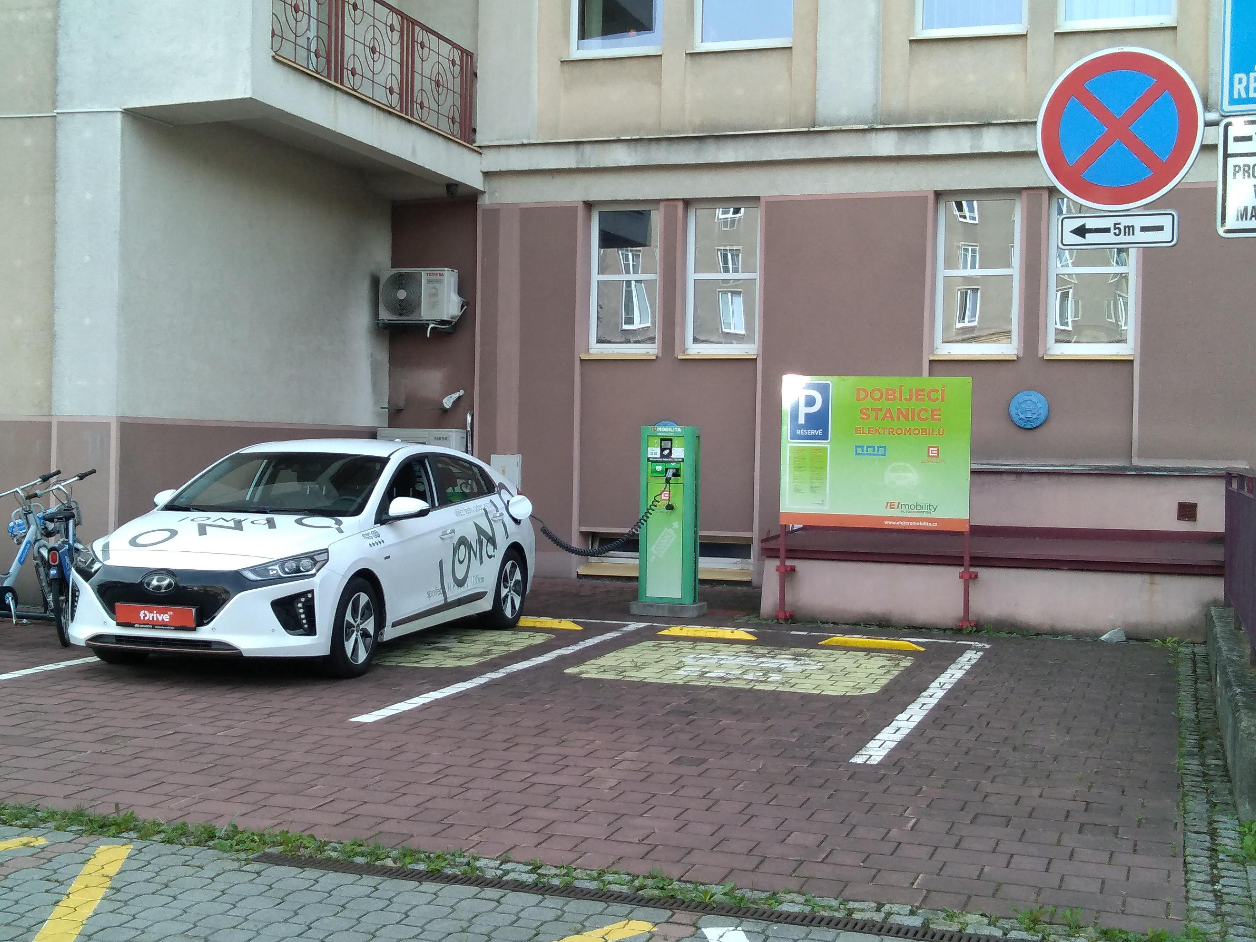 Nabíjecí stanice ČEZ