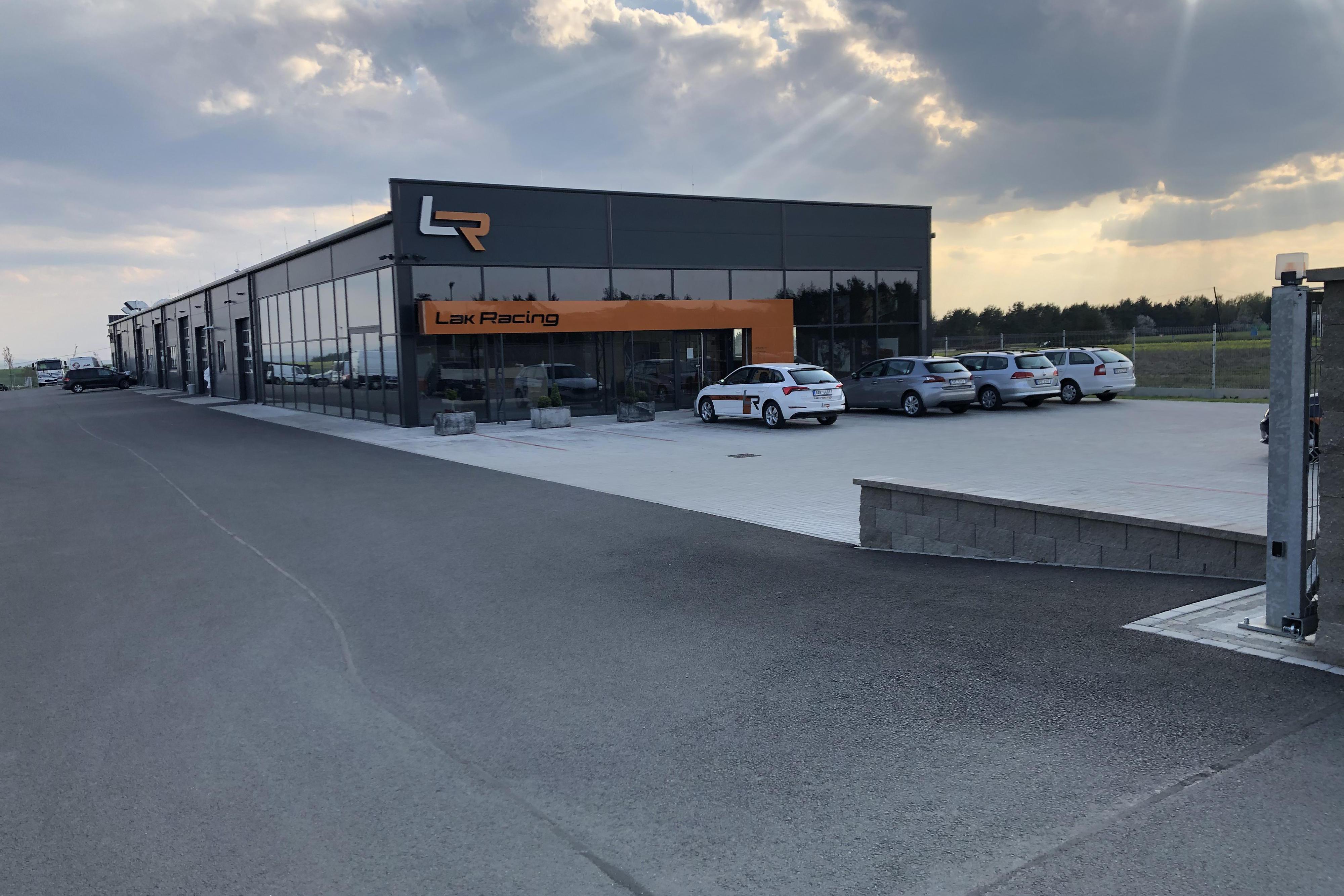 AUTOLAKOVNA - AUTOSERVIS - Lak Racing