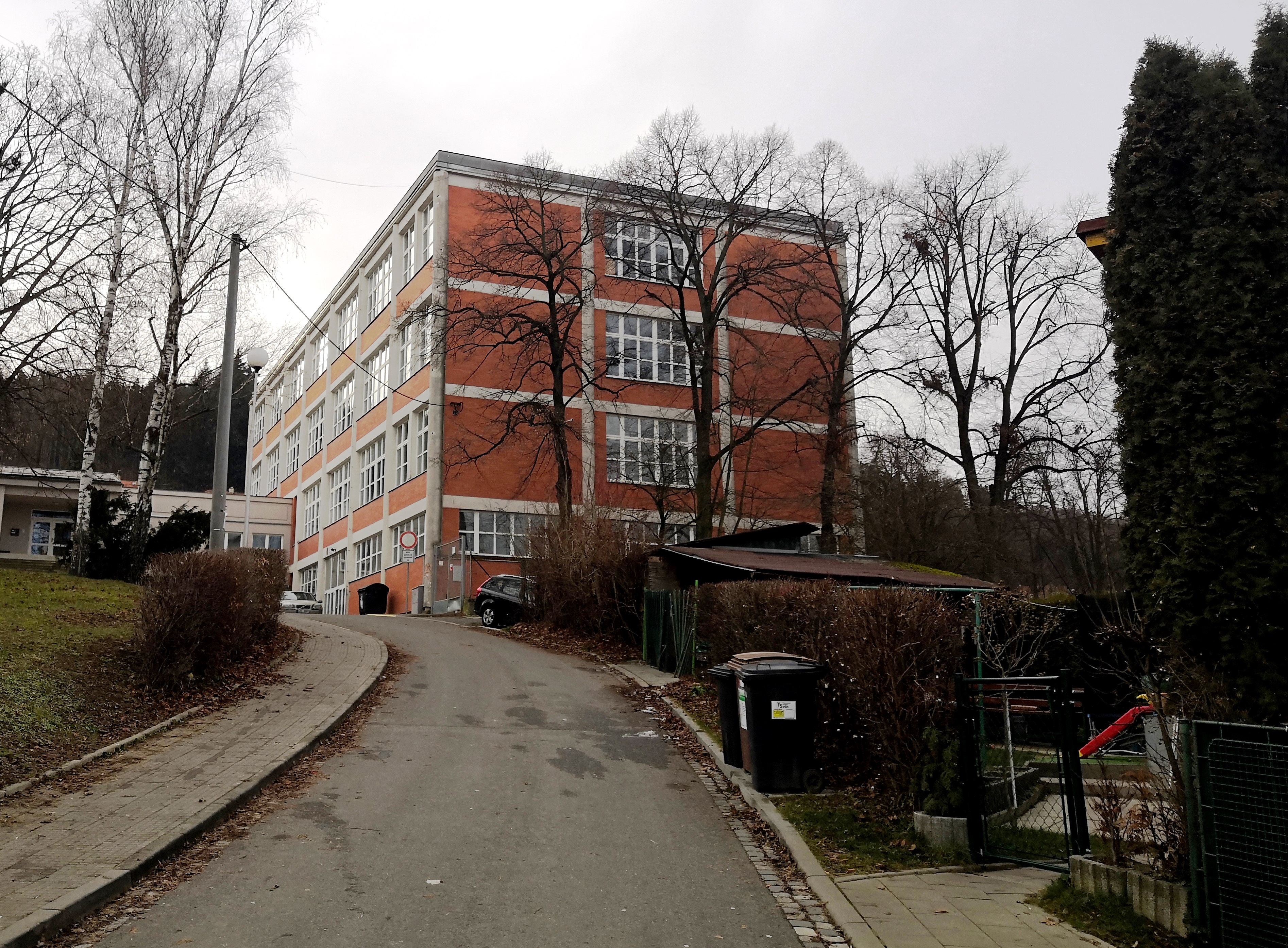 Základní škola Zlín, Mostní foto 2