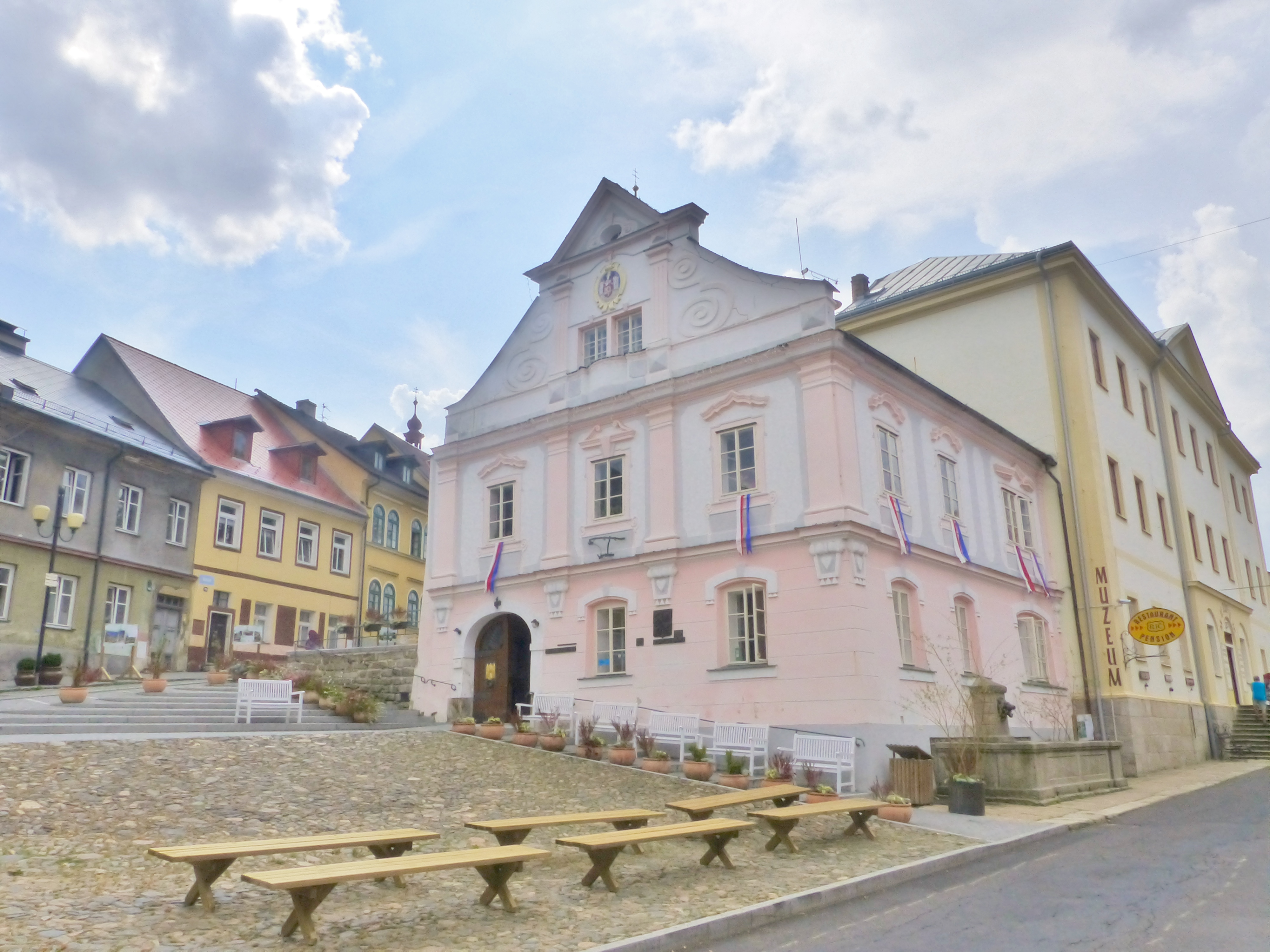 Bečov nad Teplou - městský úřad foto 5