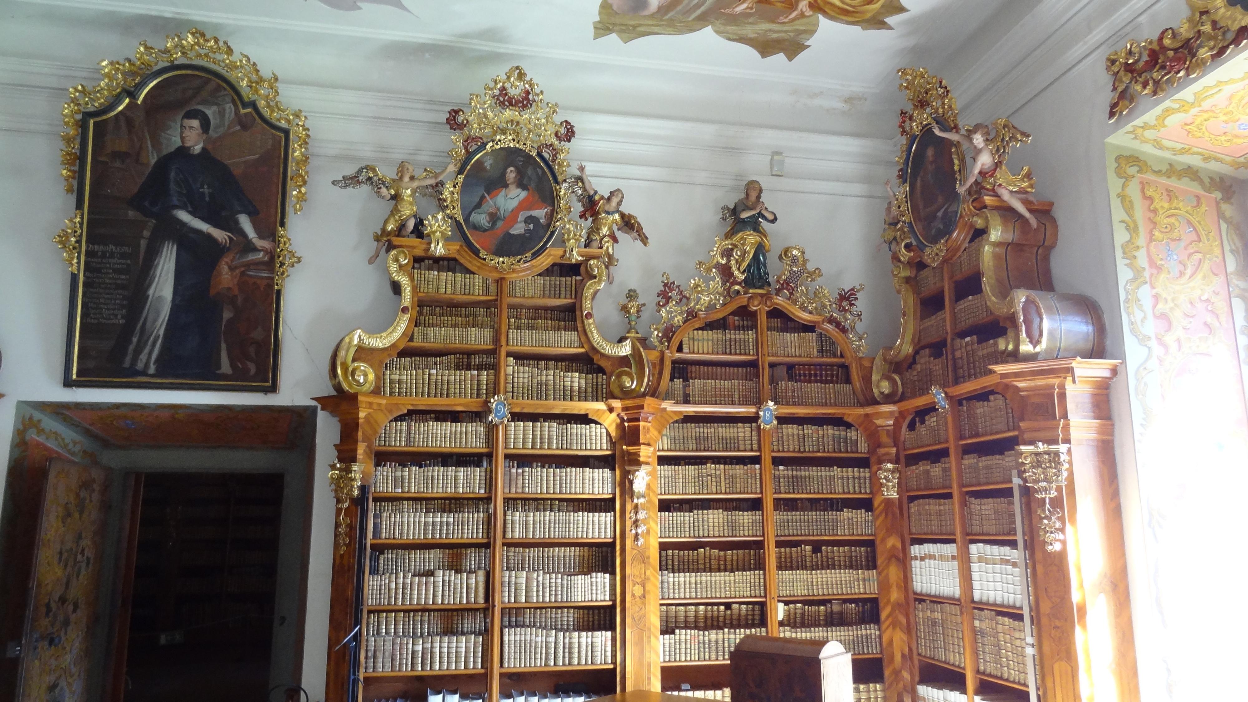 Knihovna cisterciáckého opatství Vyšší Brod foto 4