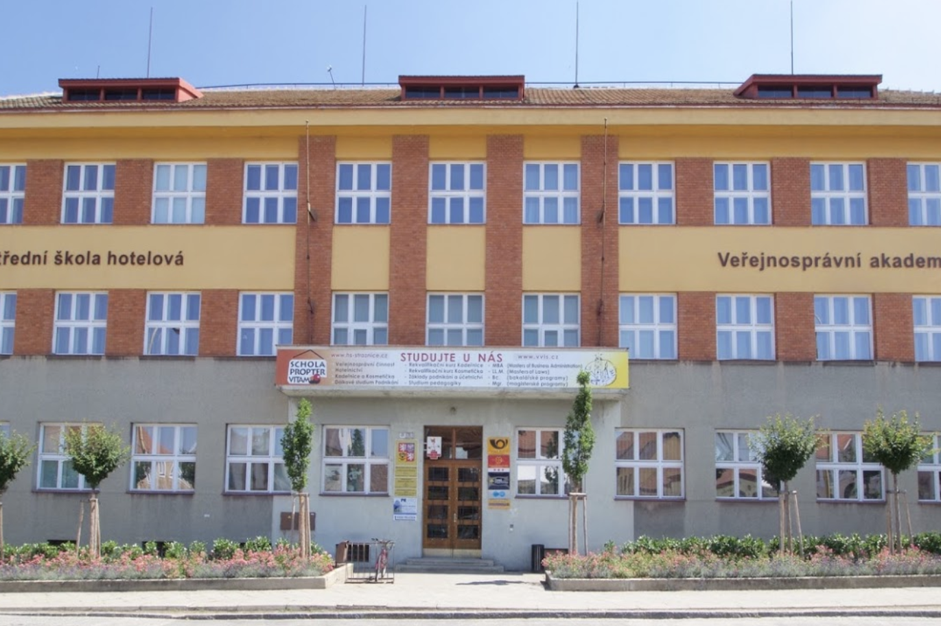 Veřejnosprávní akademie a střední škola, s.r.o.