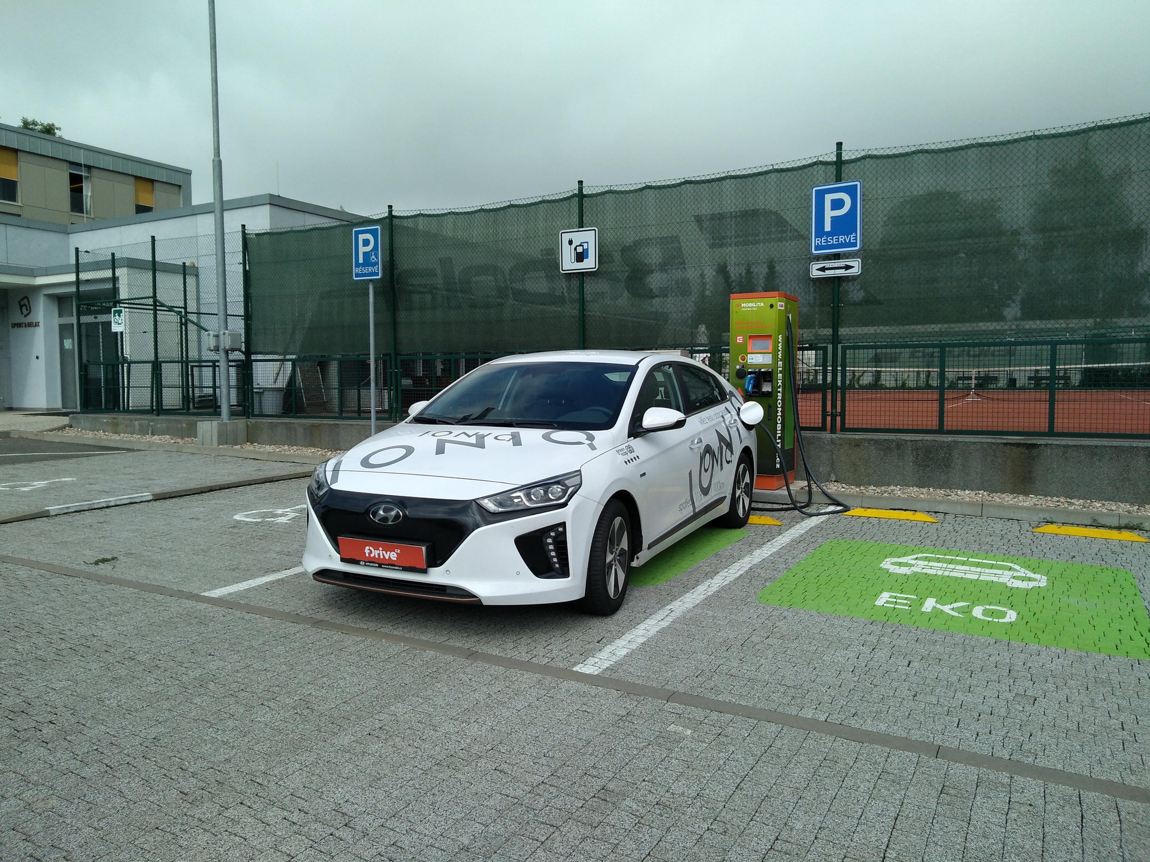 Nabíjecí stanice ČEZ foto 2