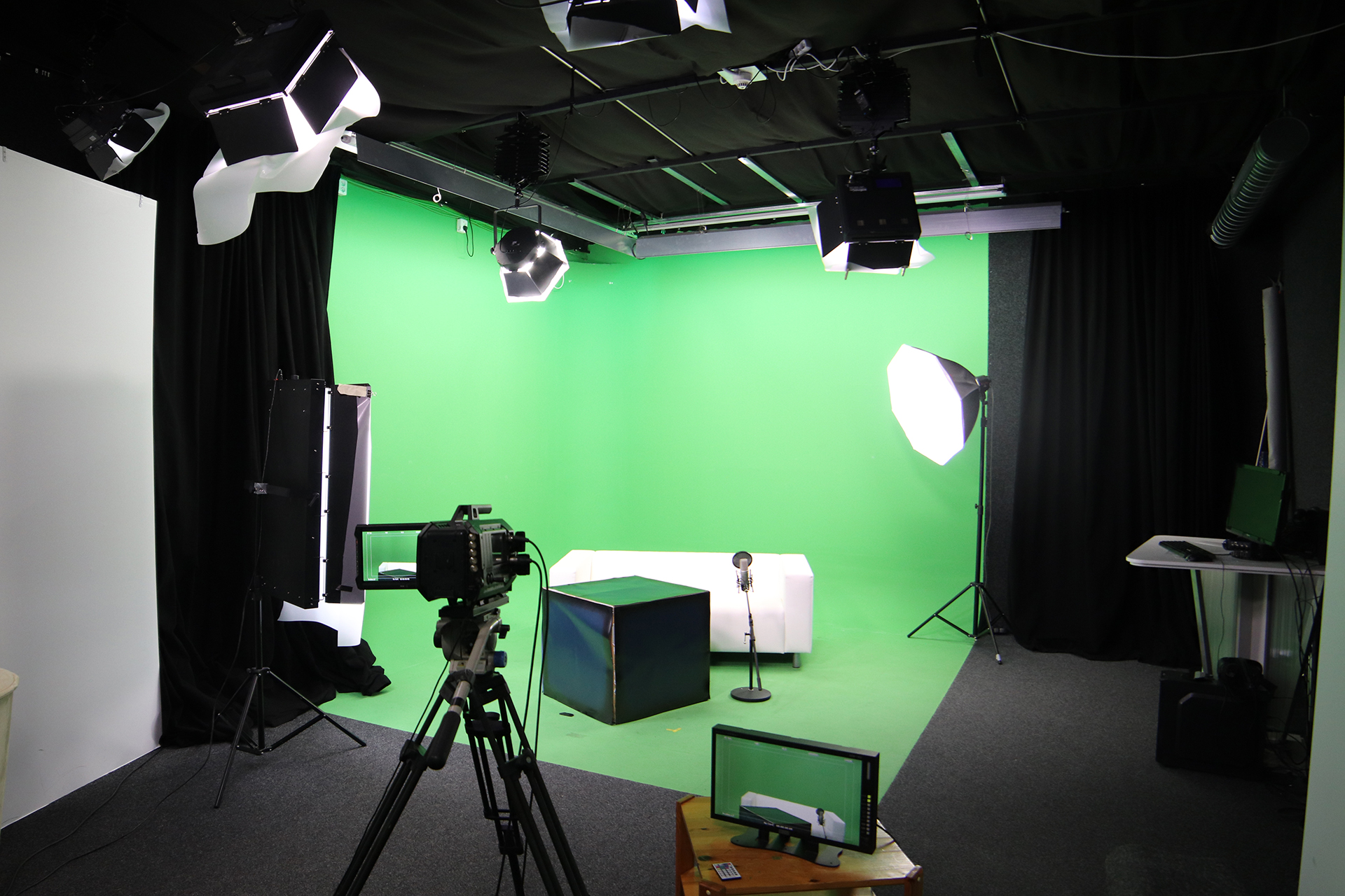 Studio GODS foto 2
