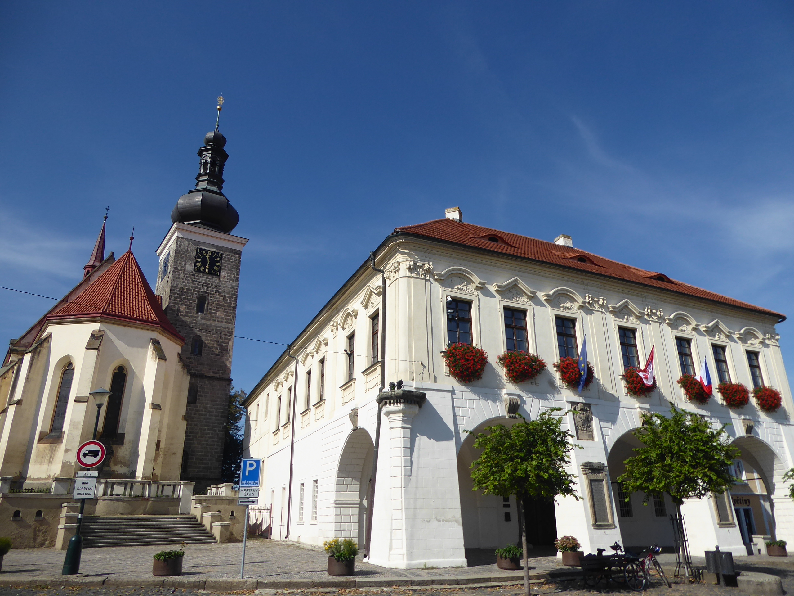 Velvary - městský úřad foto 2