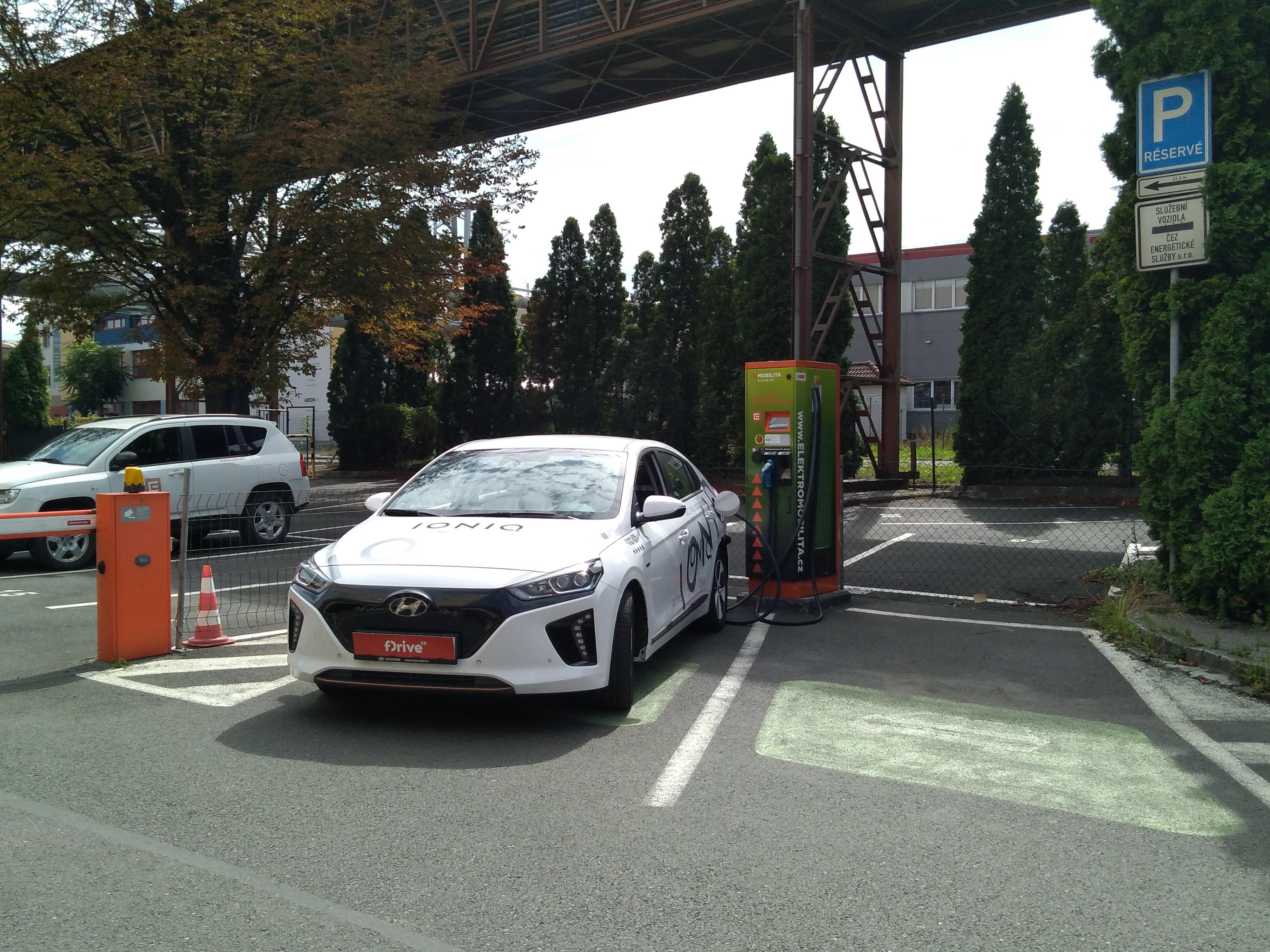 Nabíjecí stanice ČEZ