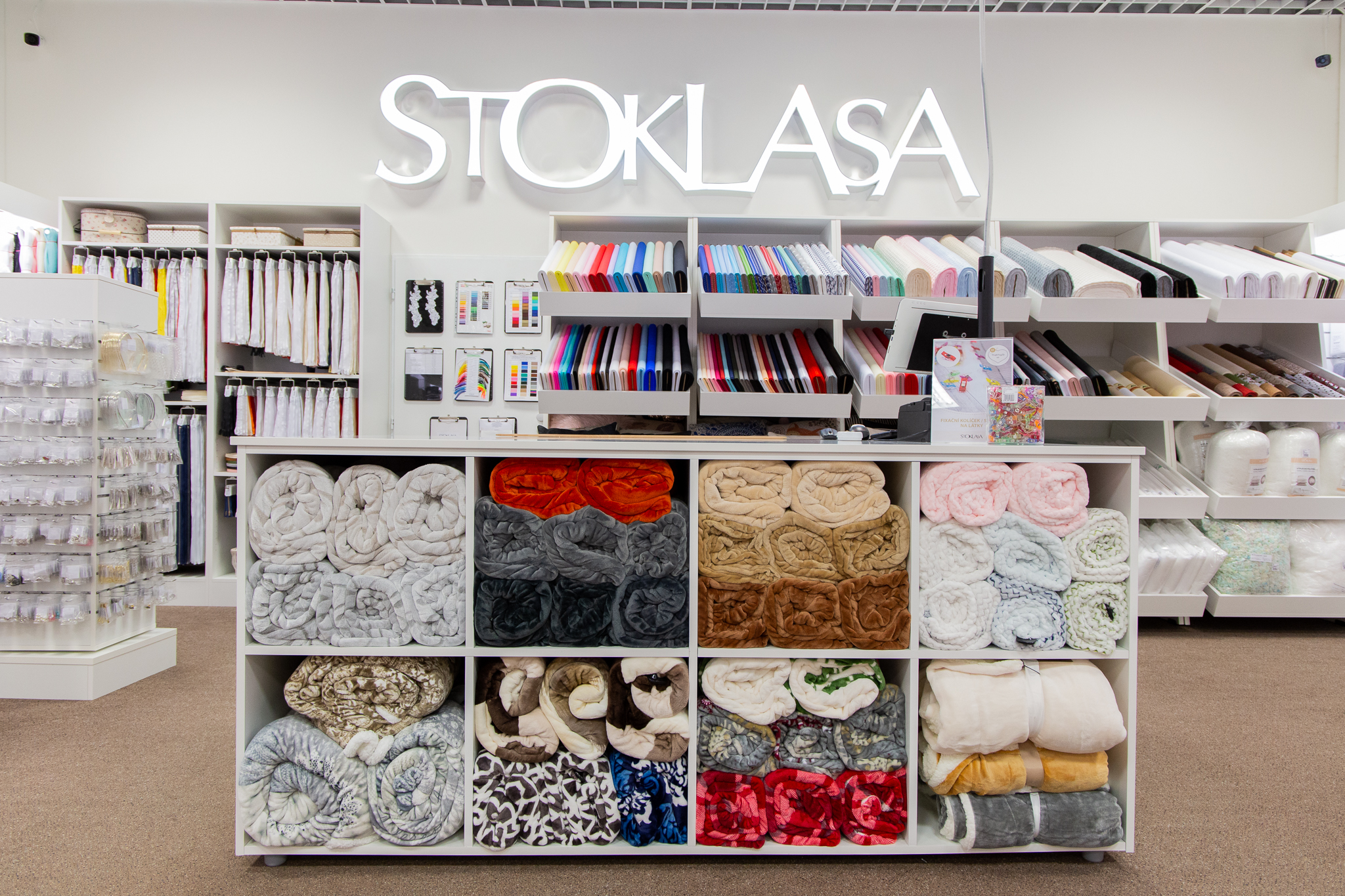 STOKLASA galanterie a látky foto 3
