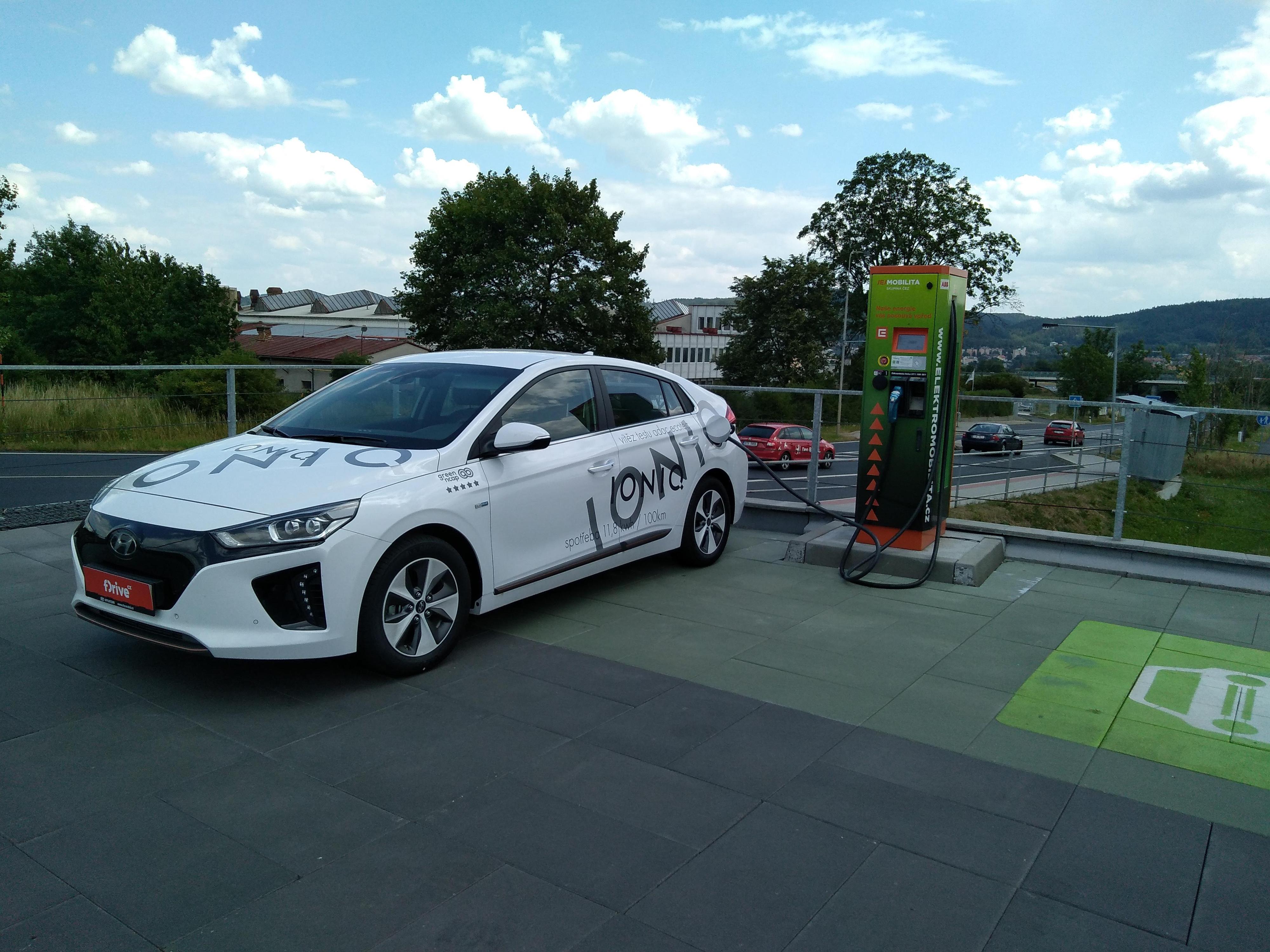 Nabíjecí stanice ČEZ