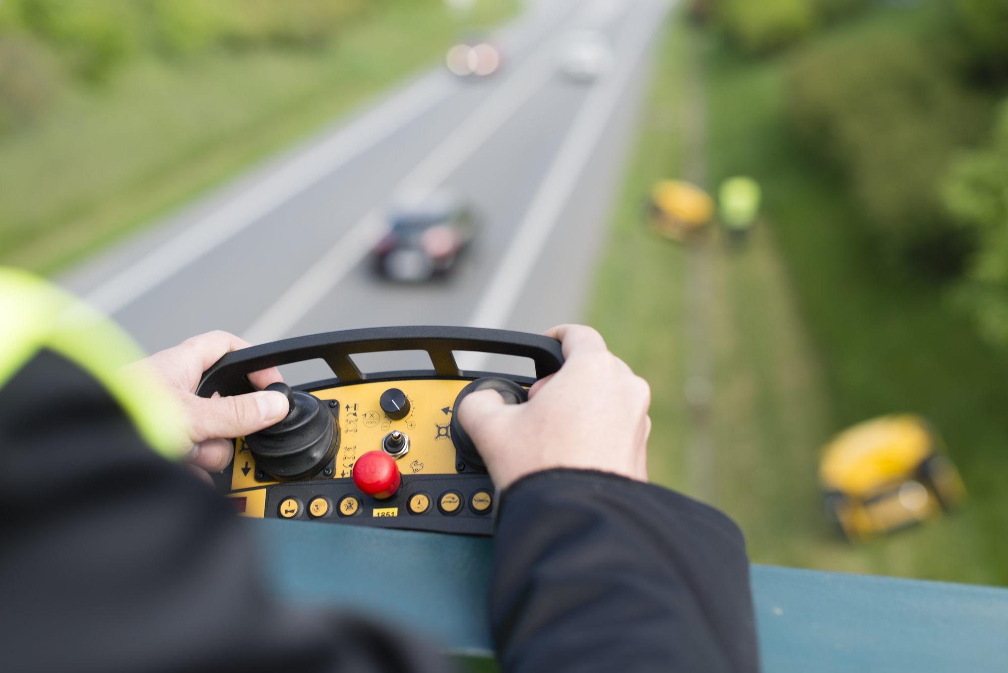 SPIDER - dálkově řízené svahové sekačky foto 2