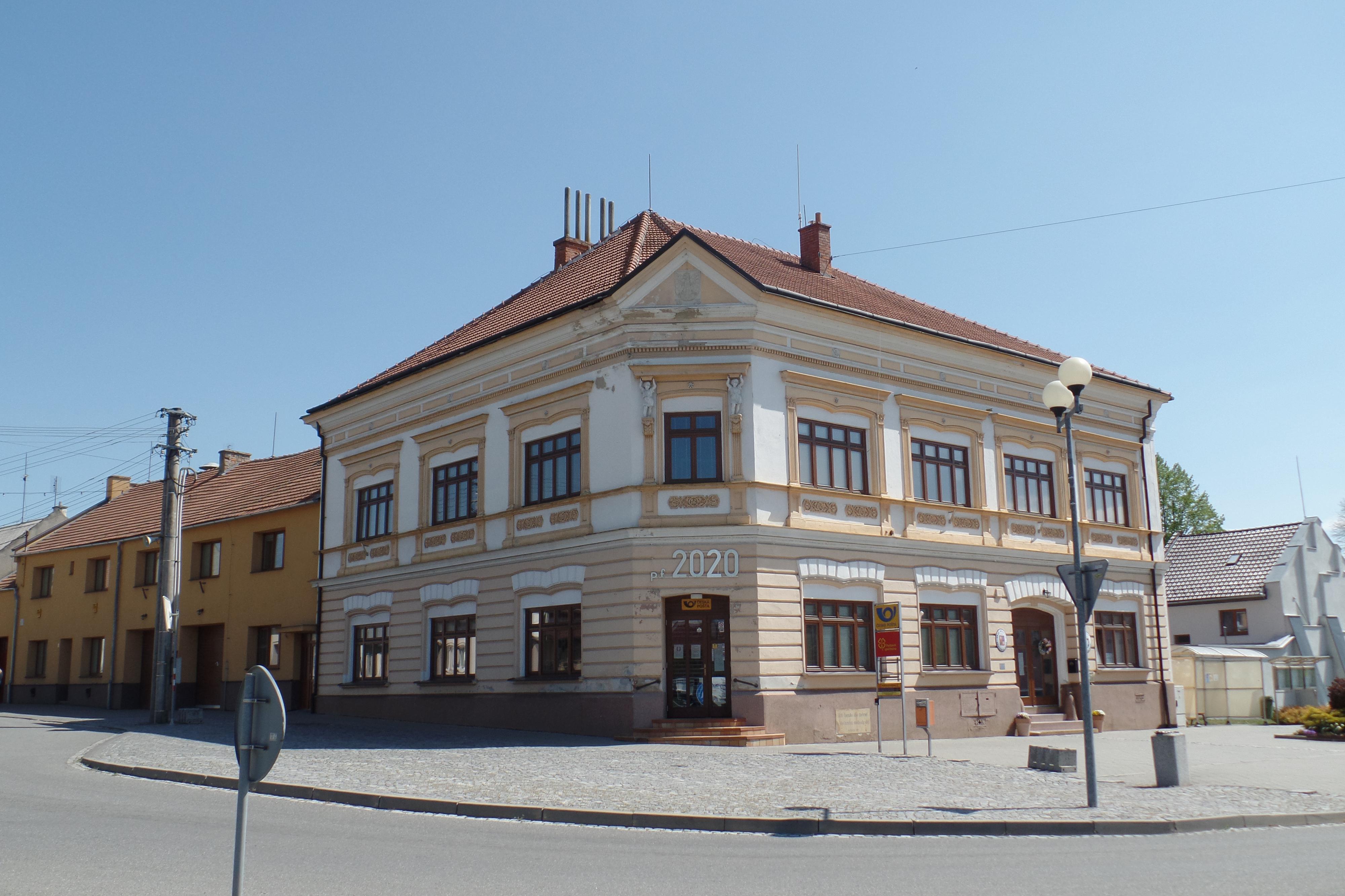 Kralice na Hané - úřad městyse foto 2